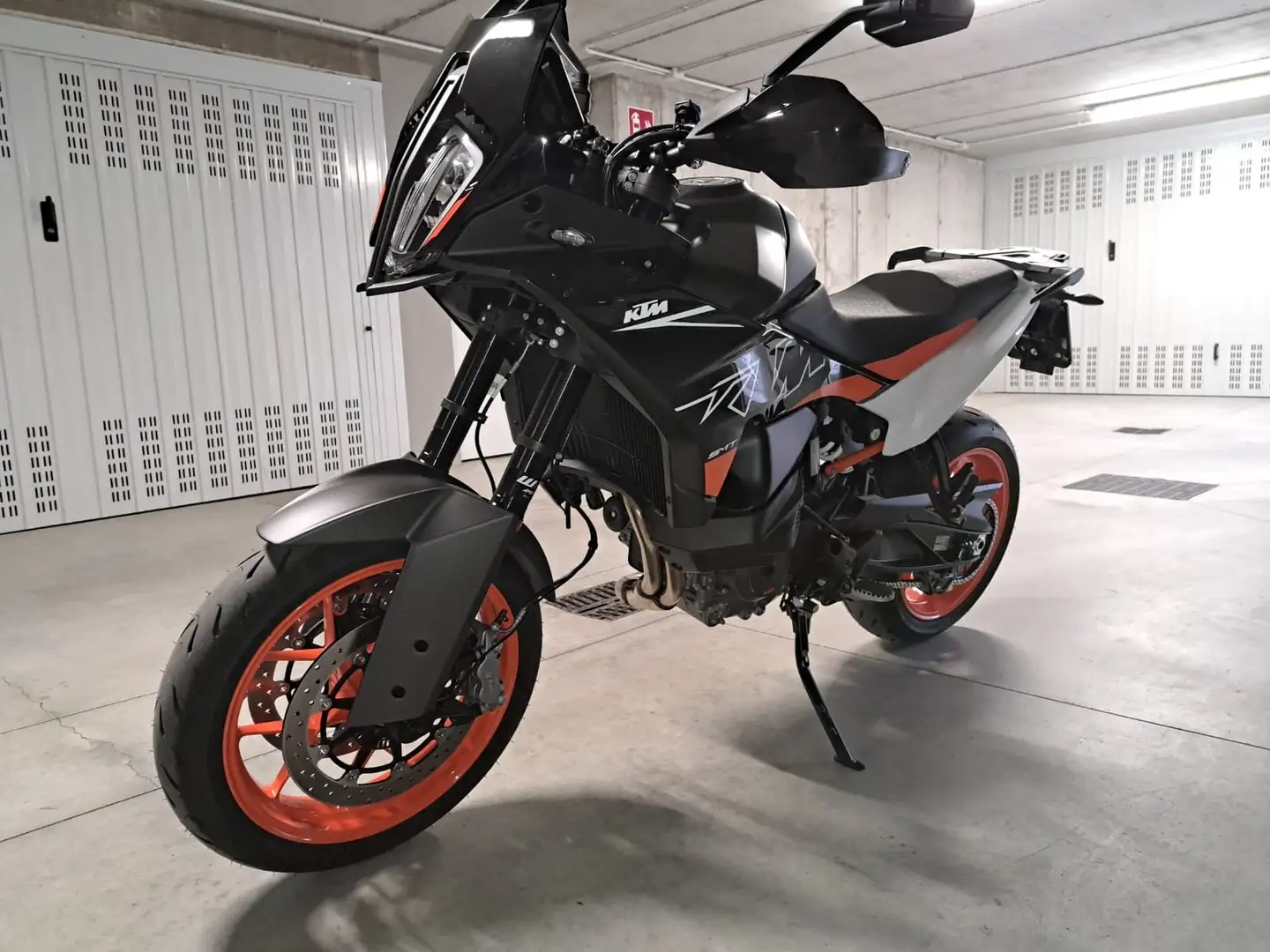 KTM 890 SMT Negro - 1
