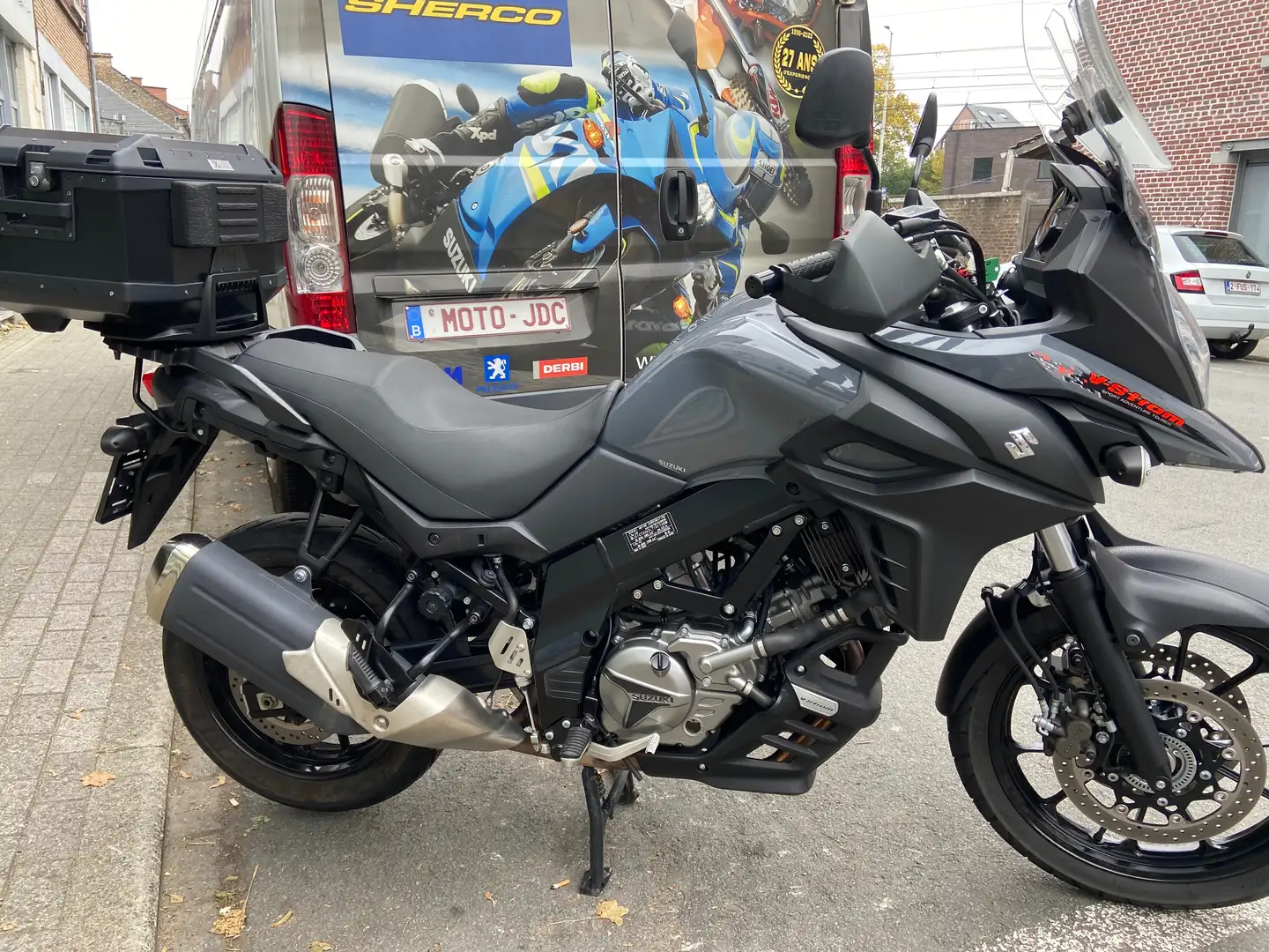 Suzuki V-Strom 650 Gris - 1