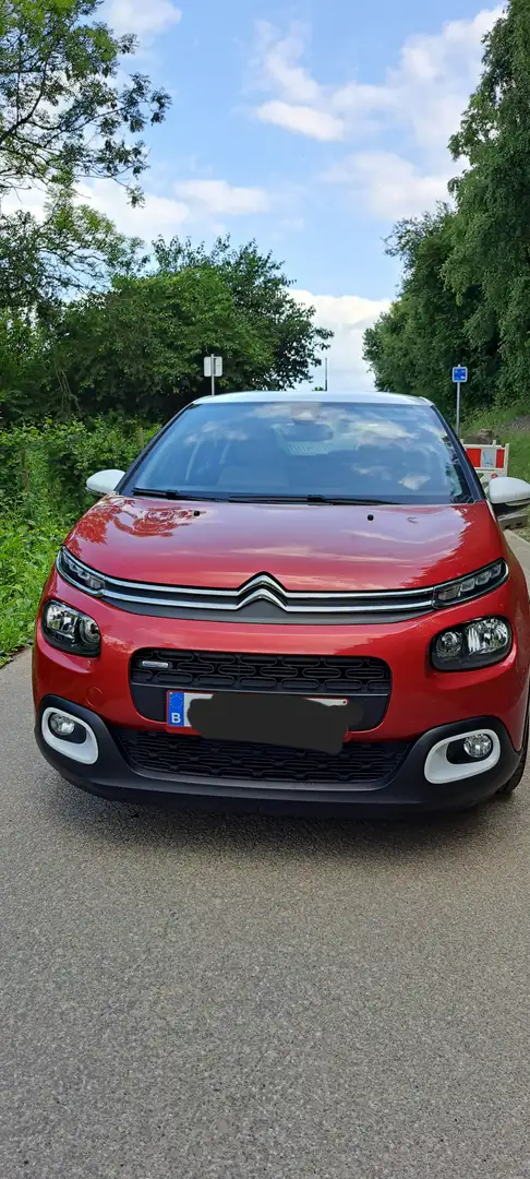 Citroen C3 C3 1.2i PureTech Shine Rood - 1