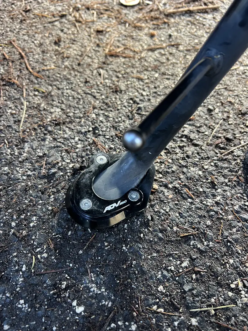 Honda ADV 350 Šedá - 1