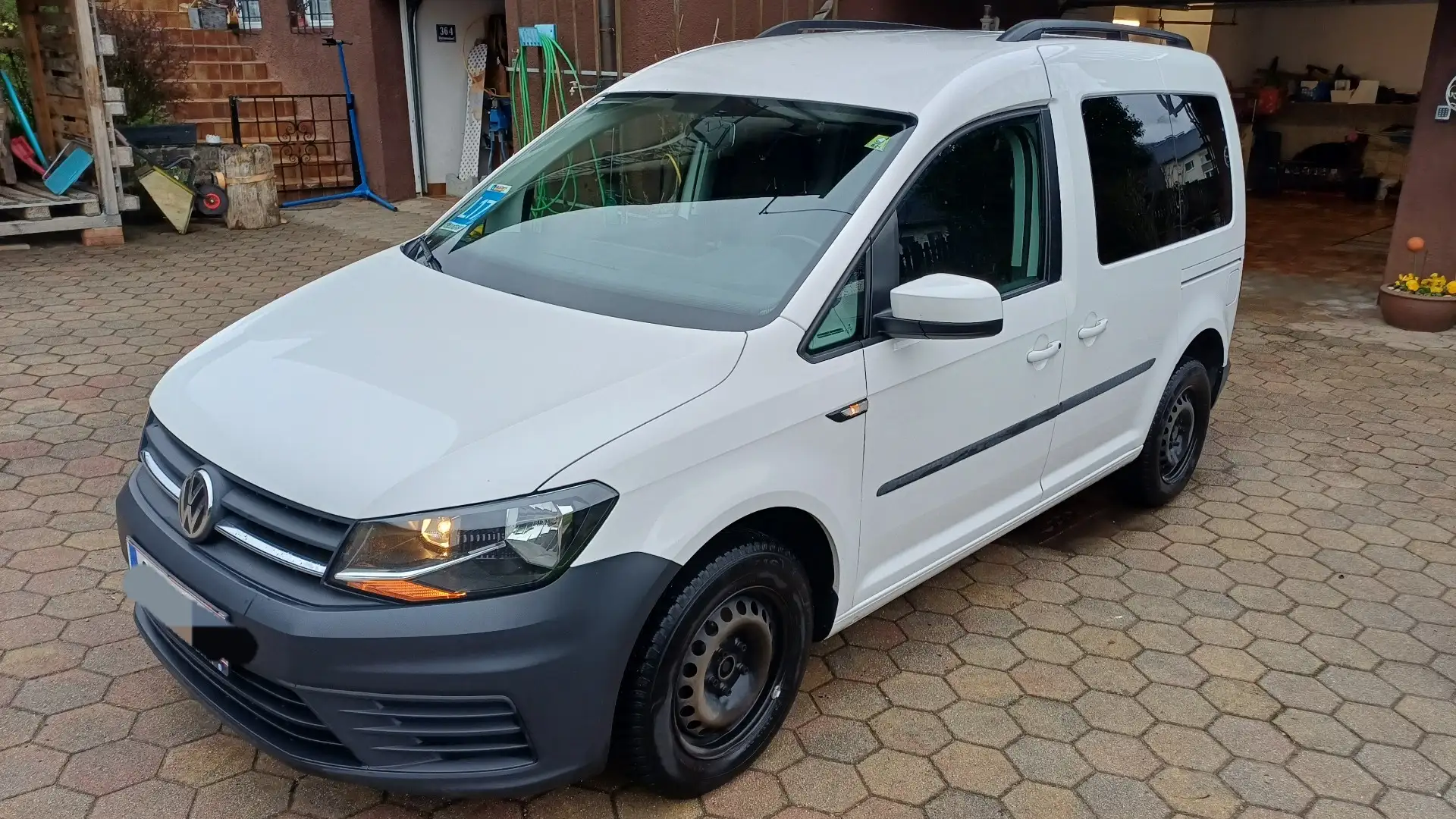 Volkswagen Caddy Kombi Comfortline 1,4 TGI Weiß - 1