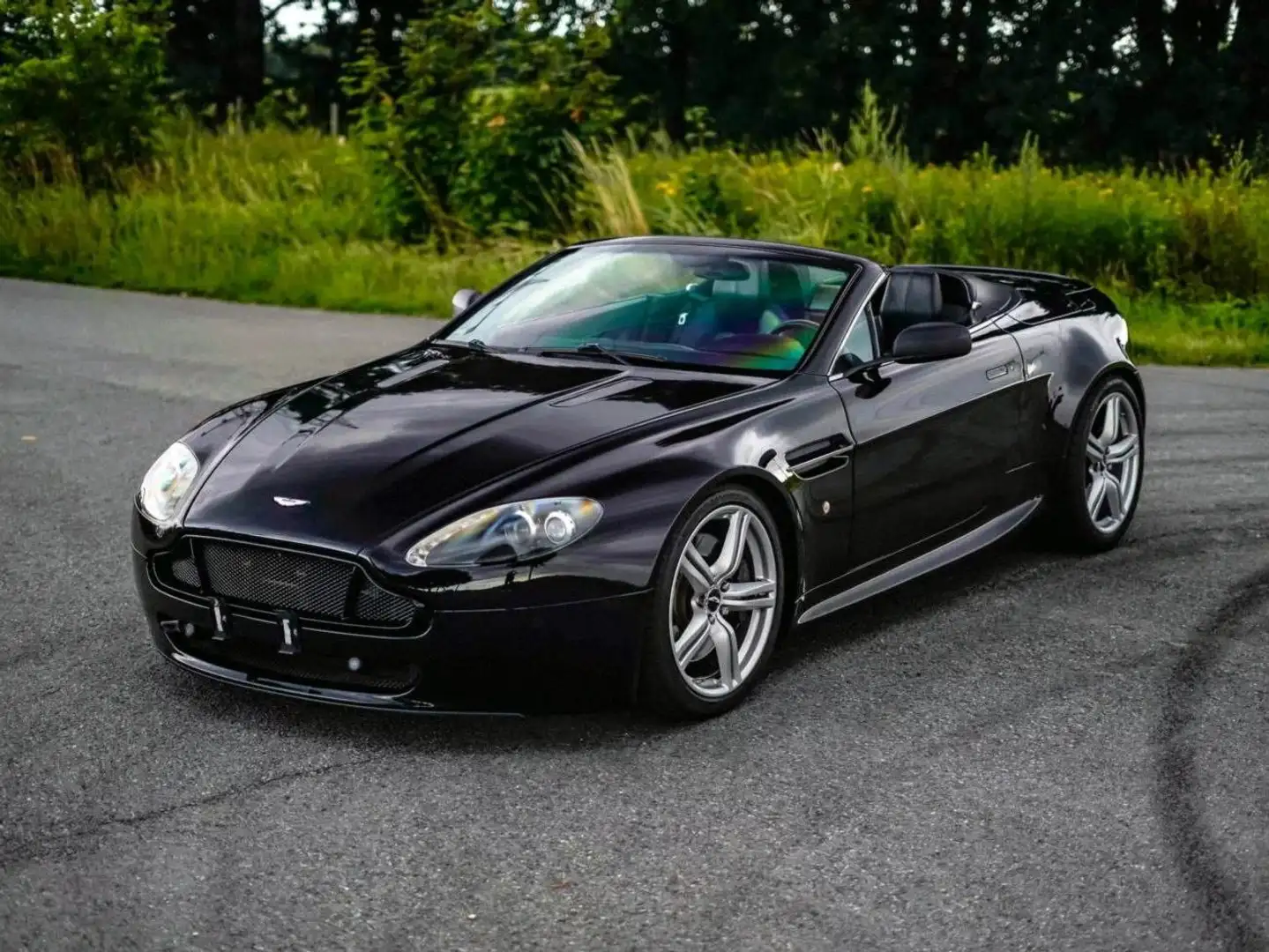 Aston Martin Vantage Vantage Fekete - 1