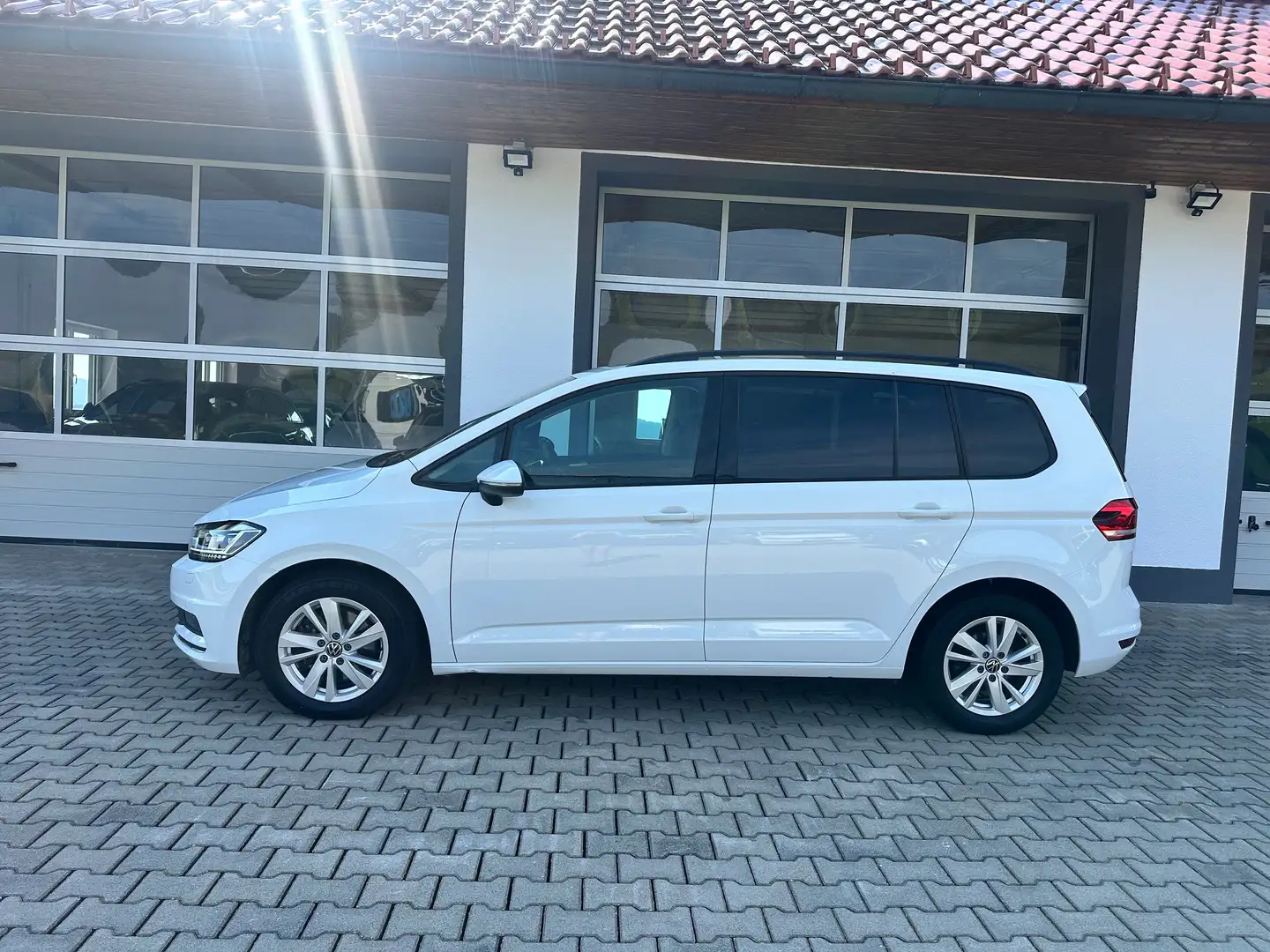 Volkswagen Touran 2,0 TDI DSG CL *PANO*DIGITAL*LED*AHV*STANDHZ*RFK* Weiß - 2
