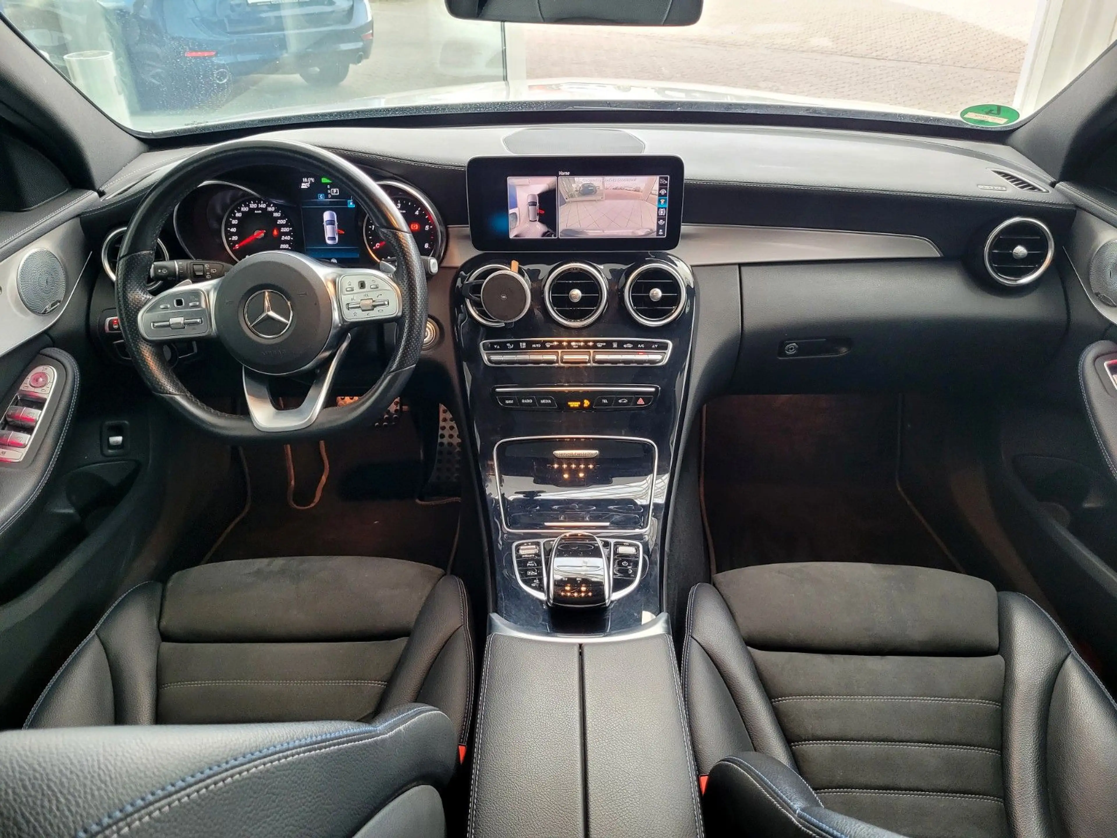 Mercedes-Benz C 300 de Night Edition/Pano/AMG/ — photo 2