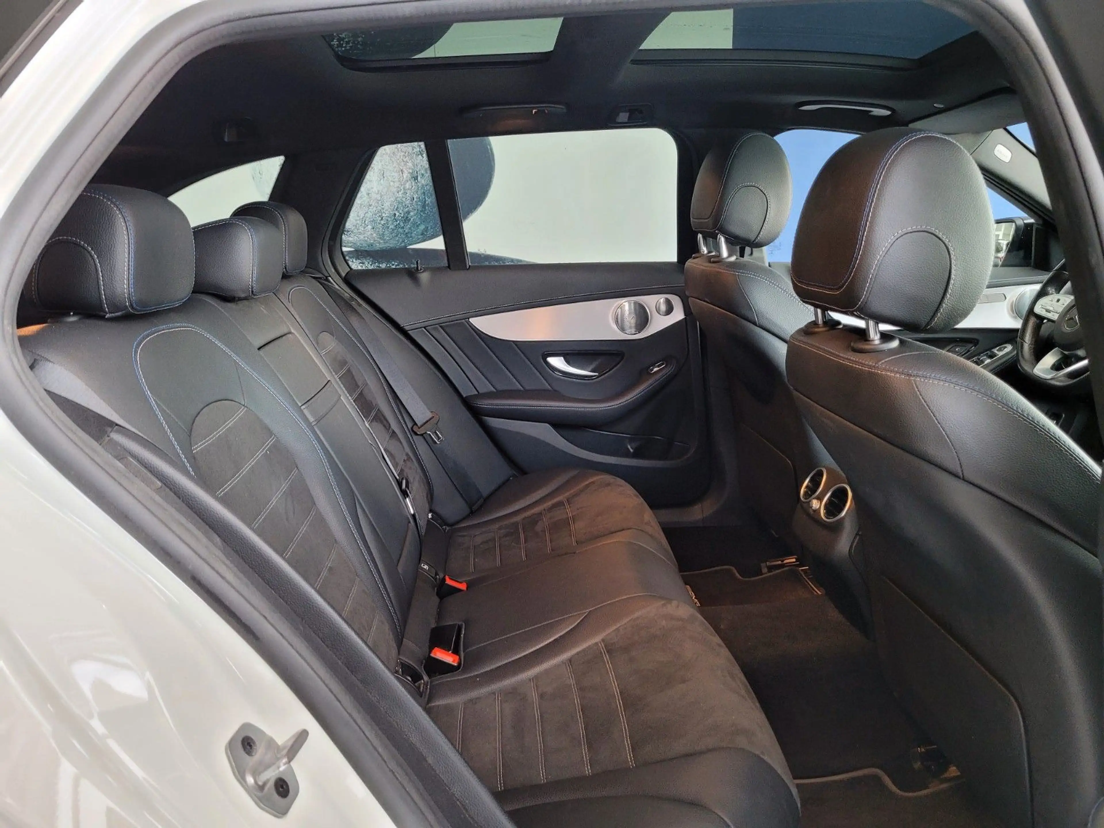 Mercedes-Benz C 300 de Night Edition/Pano/AMG/ — photo 22