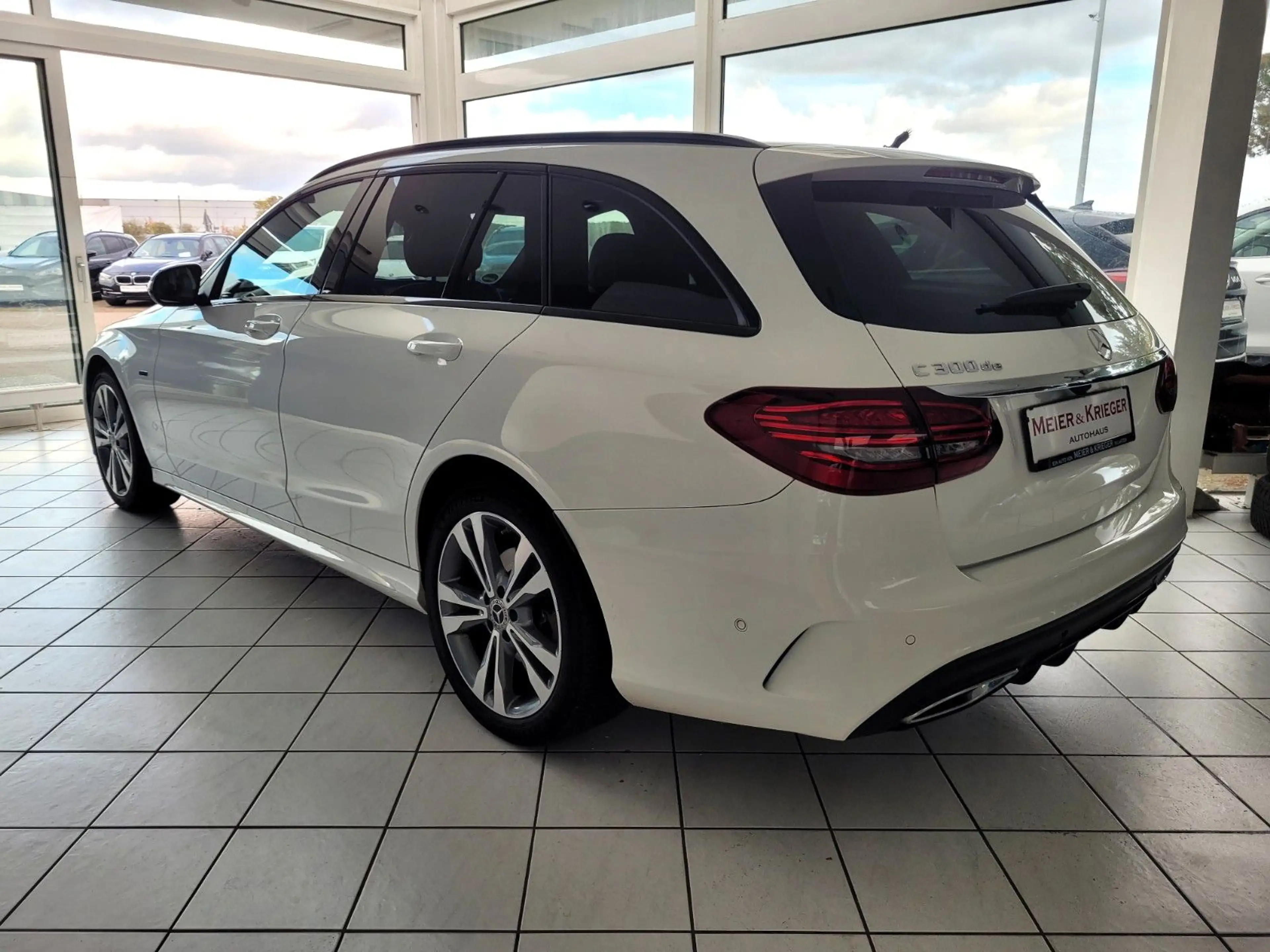 Mercedes-Benz C 300 de Night Edition/Pano/AMG/ — photo 6
