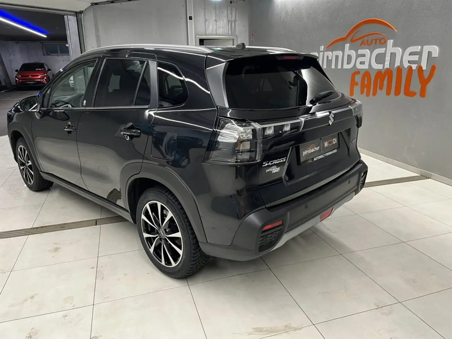 Suzuki S-Cross 1.4 HYBRID ALLGRIP shine Zwart - 2
