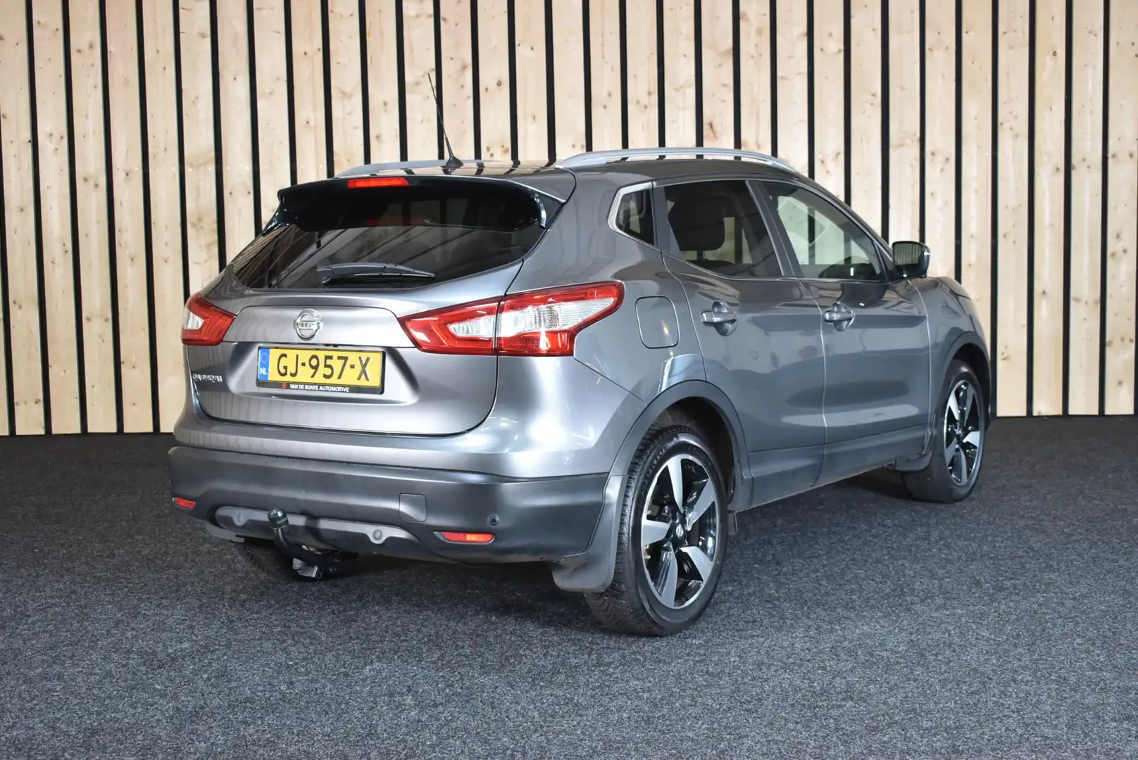 Nissan Qashqai 1.2 Connect Edition 133dkm Trekhaak 360 Panoramada Gris - 2
