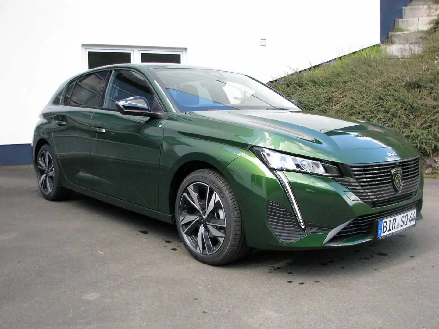 Peugeot 308 PureTech 130 1.2 Allure PureTech 130 1.2 Allure zelena - 1