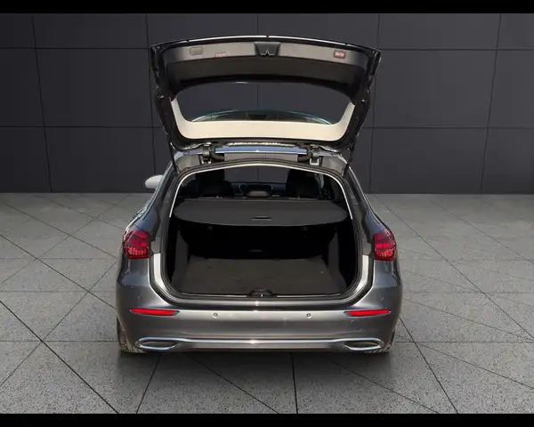 Mercedes-Benz C-Class view 18