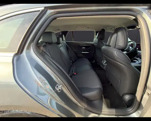 Mercedes-Benz C-Class view 17