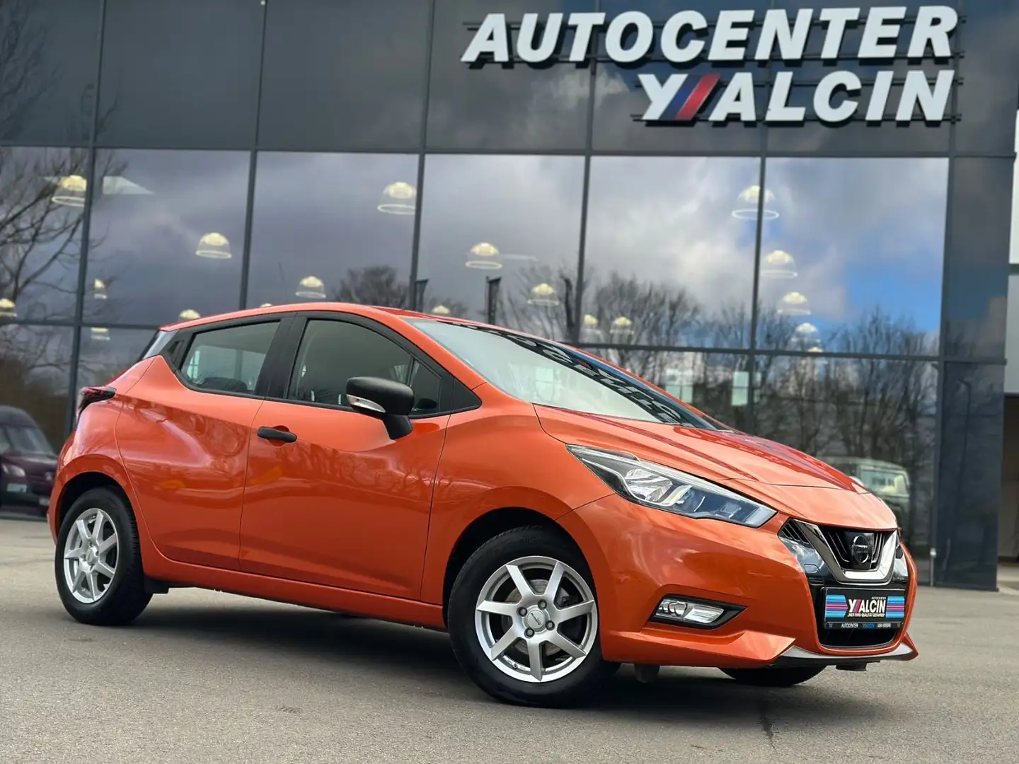 Nissan Micra 1.0 IG 71 Visia Plus 2.HAND/KLIMA/MFL/USB Orange - 1