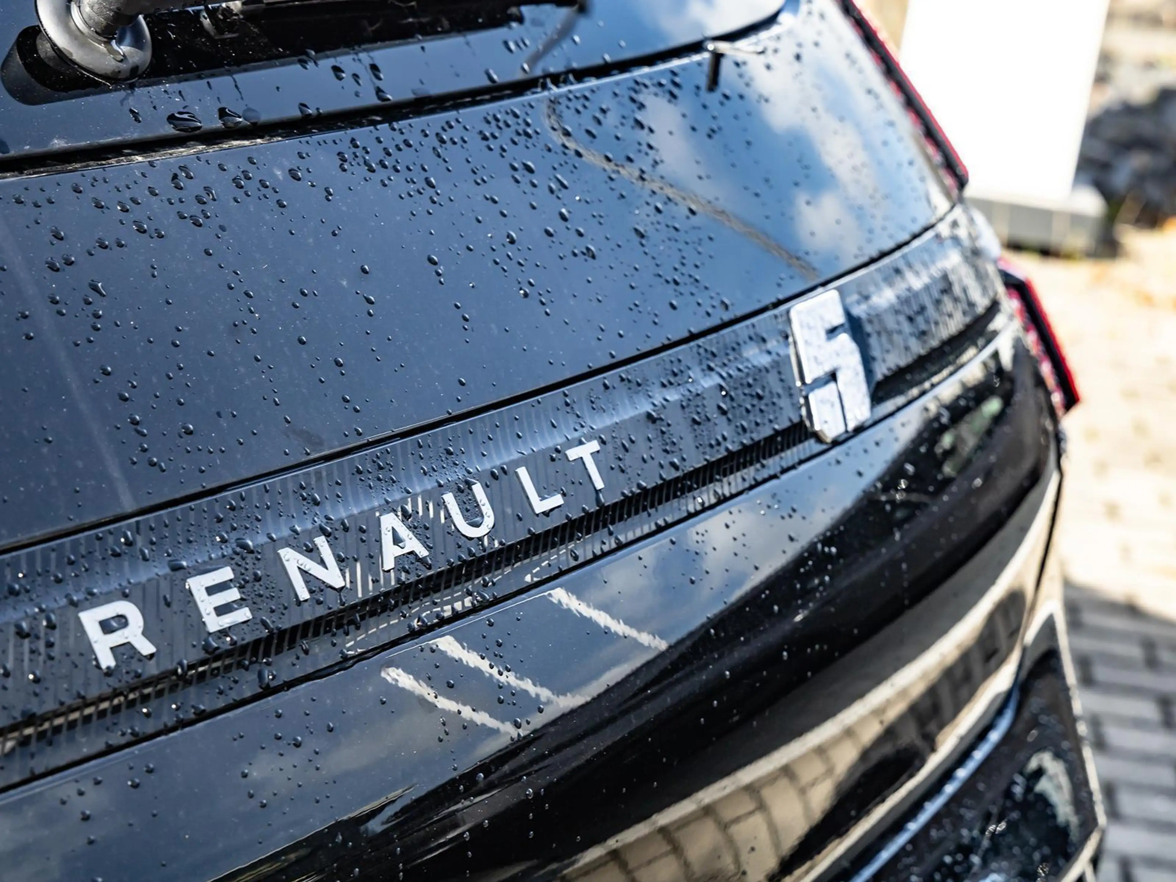 Renault R 5 Iconic 150  NAVI SHZ PDC LHZ KLIMA BT — photo 12