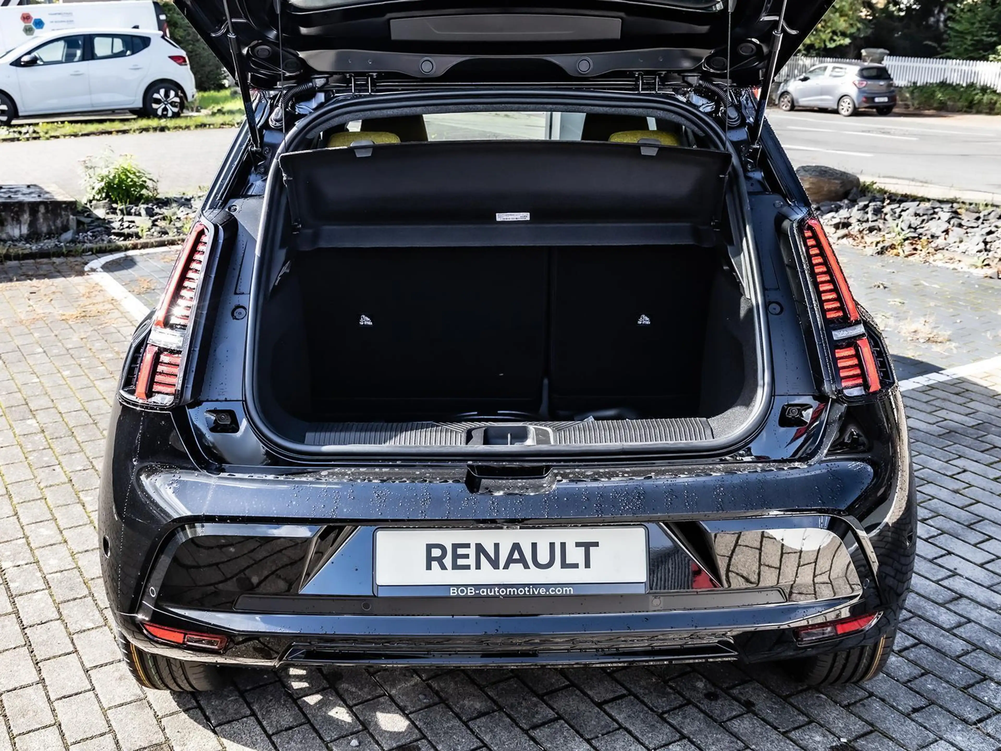 Renault R 5 Iconic 150  NAVI SHZ PDC LHZ KLIMA BT — photo 10