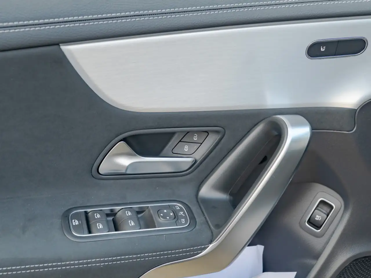 Mercedes-Benz CLA 200 SB AMG-Sport/LED/Cam/Pano/Night/Keyl/19" 10