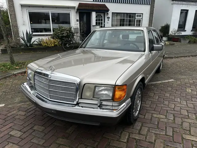 Mercedes-Benz S 560 SEL