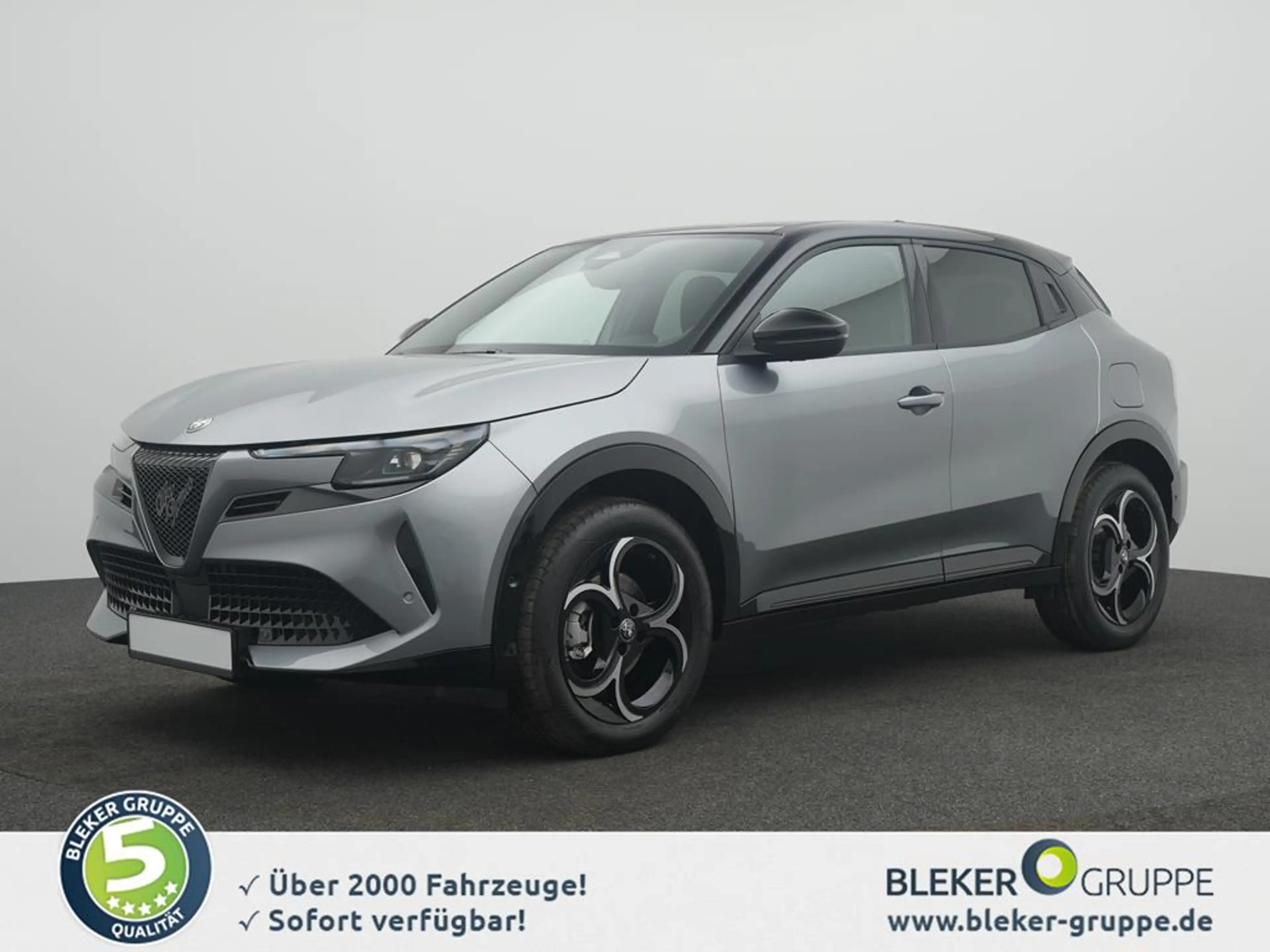 Alfa Romeo Junior Ibrida 1.2 Ti + Technologie-Paket und 18" Felge — photo 2