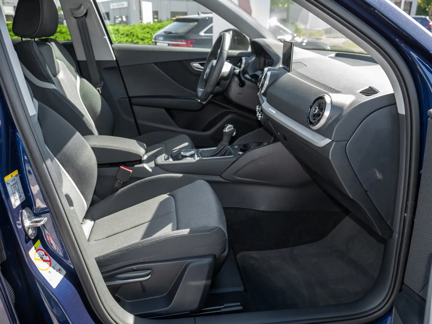 Audi Q2 S line 35 TFSI PDC SHZ NAVI AHK MATRIX-LED Azul - 2