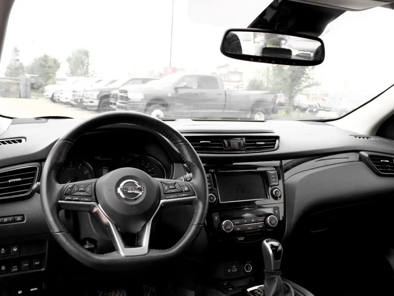 Nissan Qashqai снимка Nissan Qashqai
