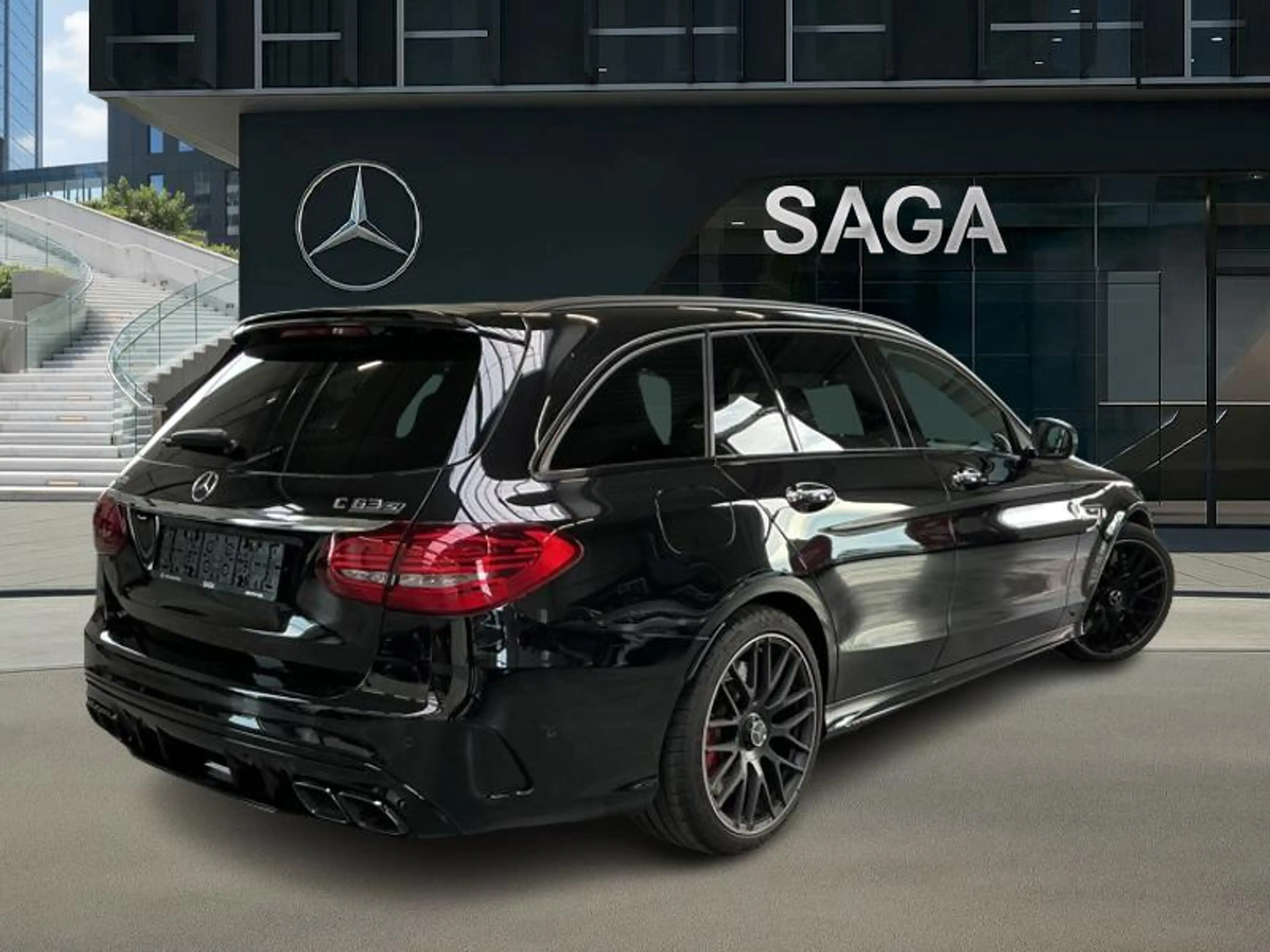 Mercedes-Benz C 63 AMG S Break Sièges Perf Pano Burmester — photo 2