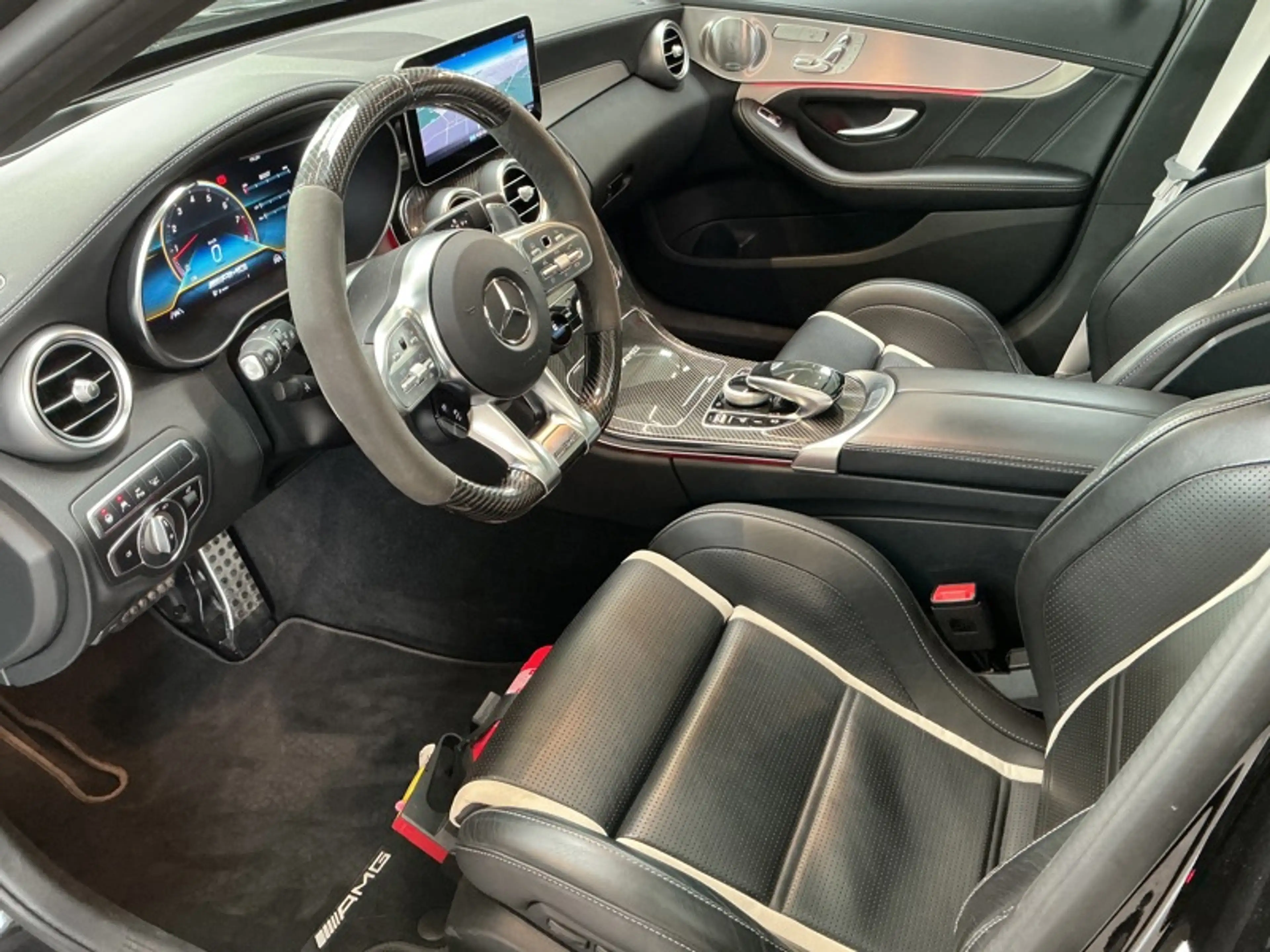 Mercedes-Benz C 63 AMG S Break Sièges Perf Pano Burmester — photo 9