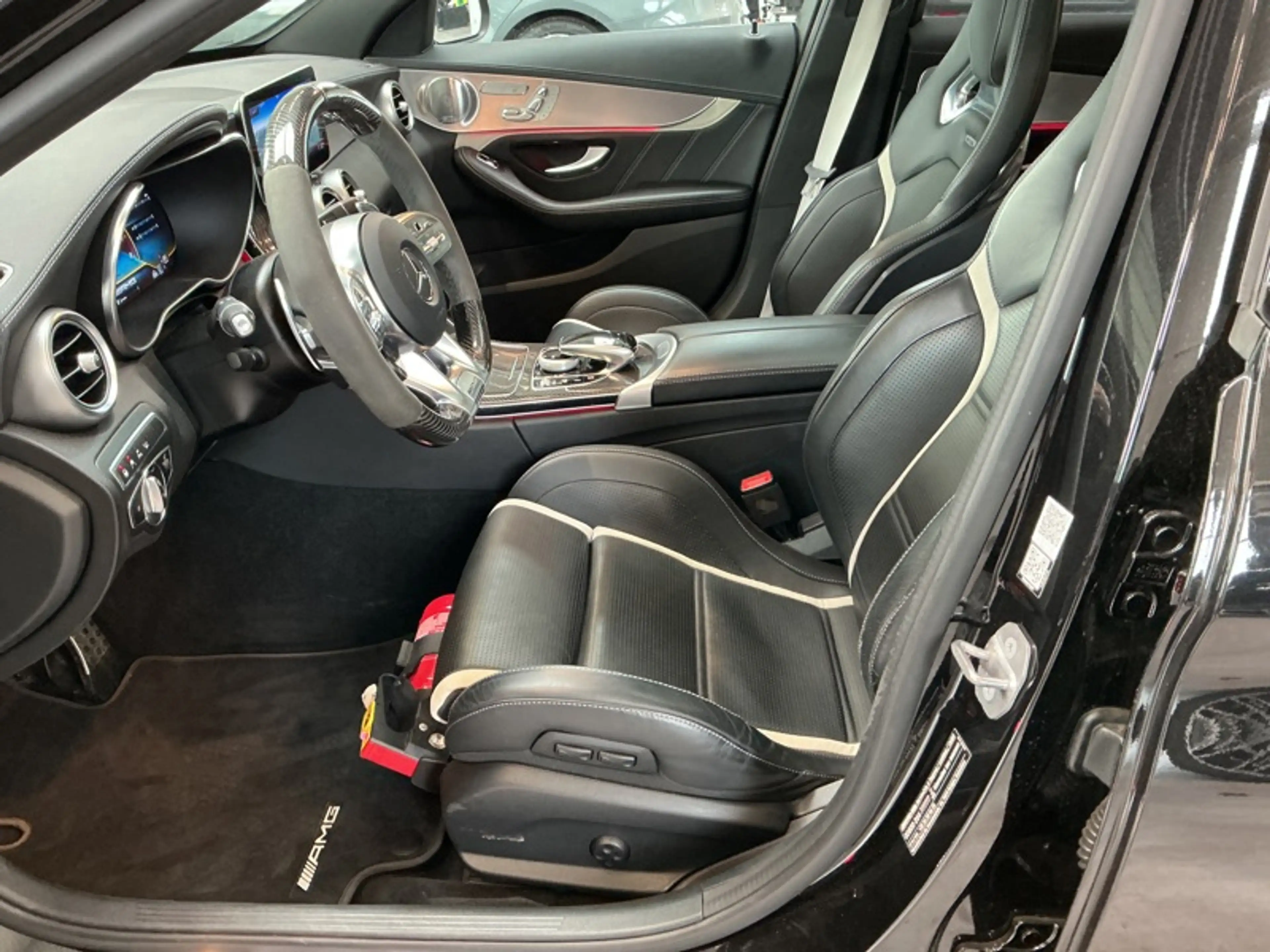 Mercedes-Benz C 63 AMG S Break Sièges Perf Pano Burmester — photo 11