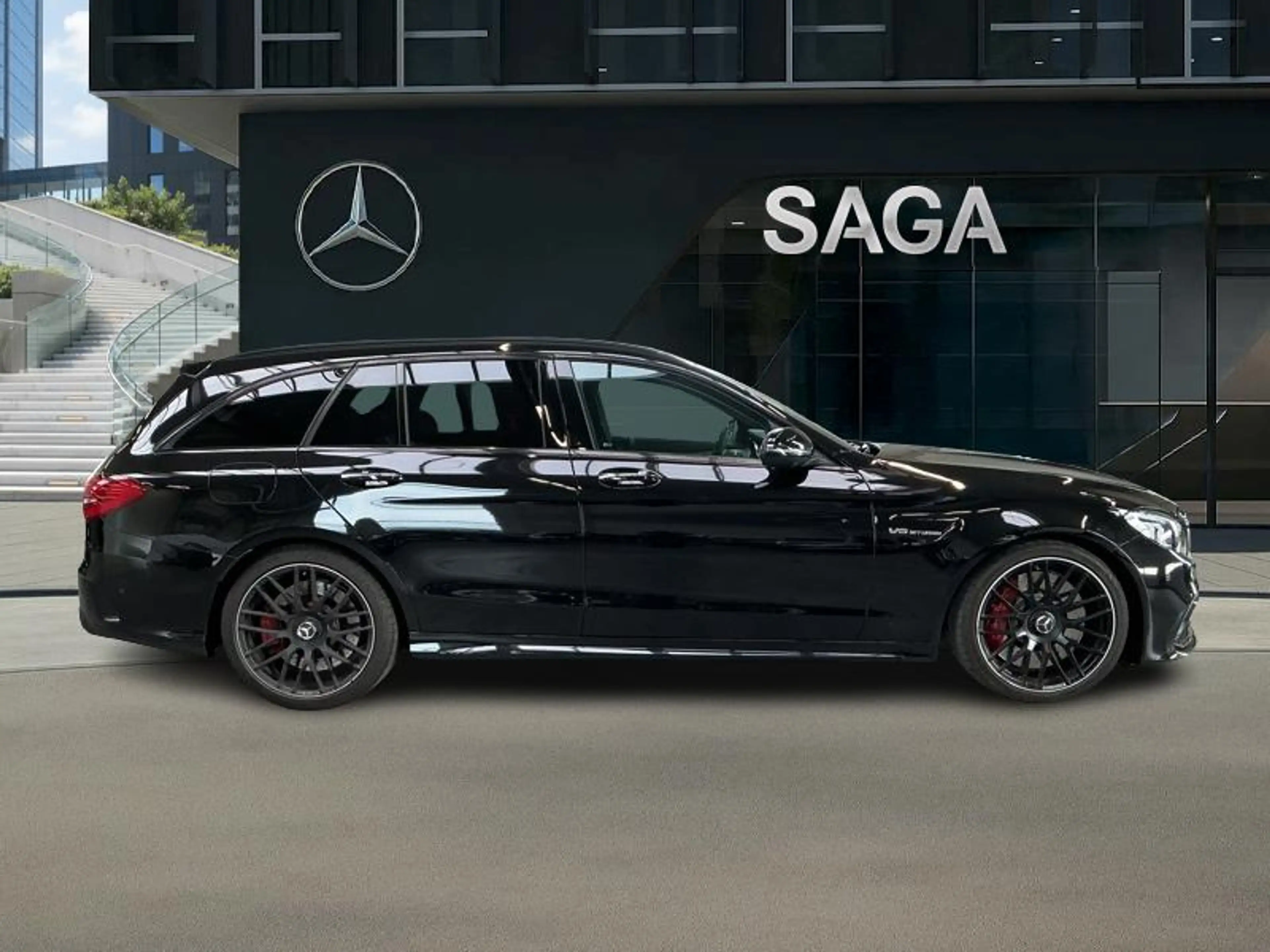 Mercedes-Benz C 63 AMG S Break Sièges Perf Pano Burmester — photo 4