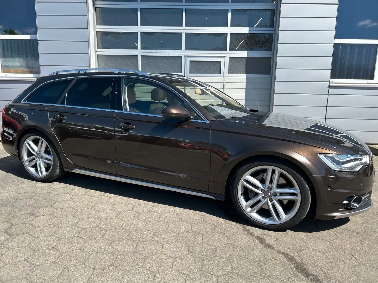 Audi A6 allroad 3.0 TDI quattro+Luft+HUD+UPE 98.000€ Marrón - 2