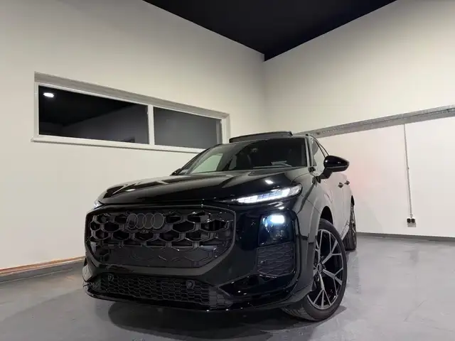 Audi Q3 view 6