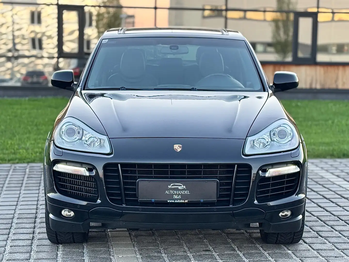 Porsche Cayenne Turbo S *CARBON, PANO, BOSE, TOP* Noir - 2