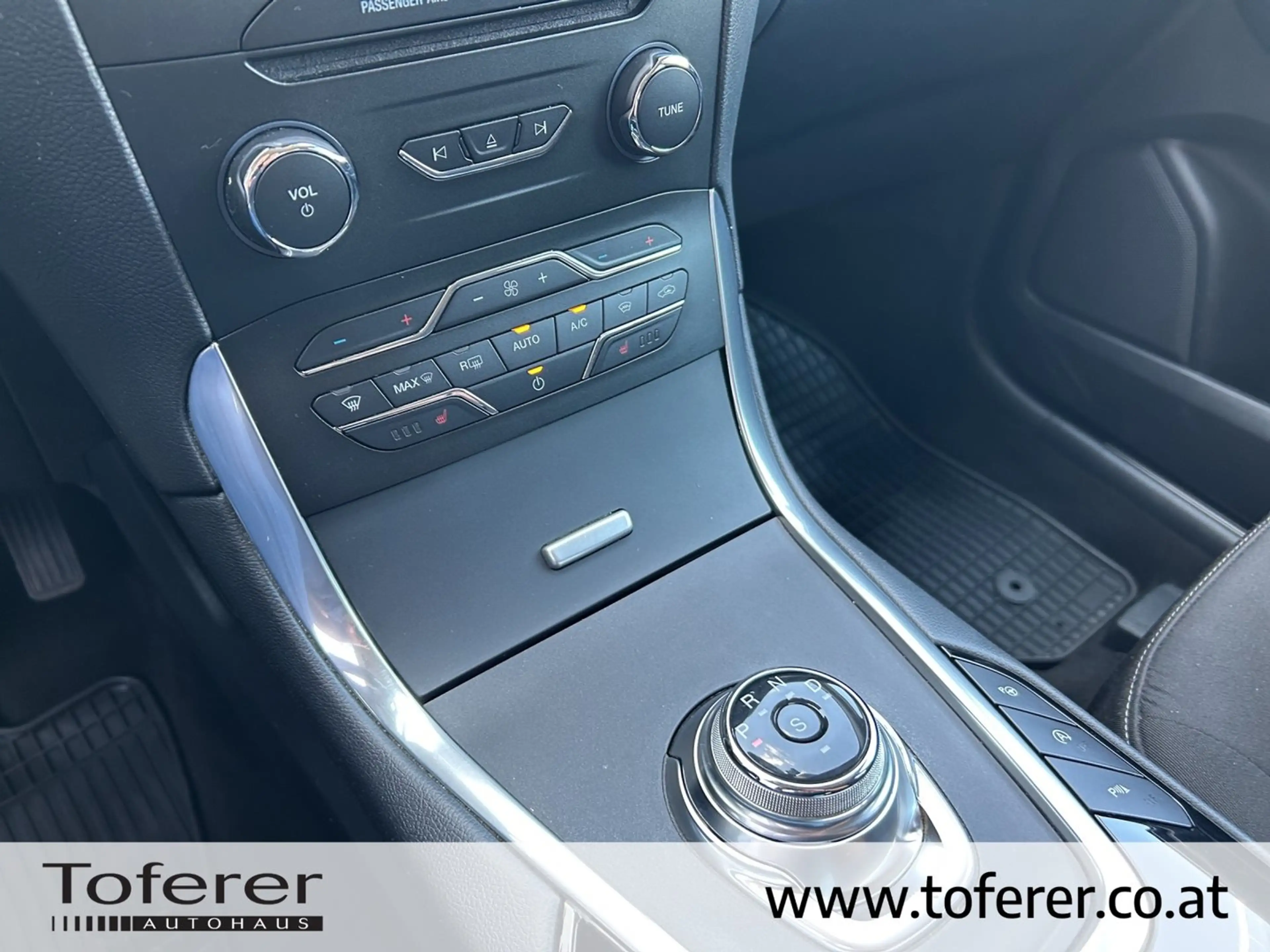 Ford Galaxy 2,0 EcoBlue SCR Titanium Aut. — photo 10