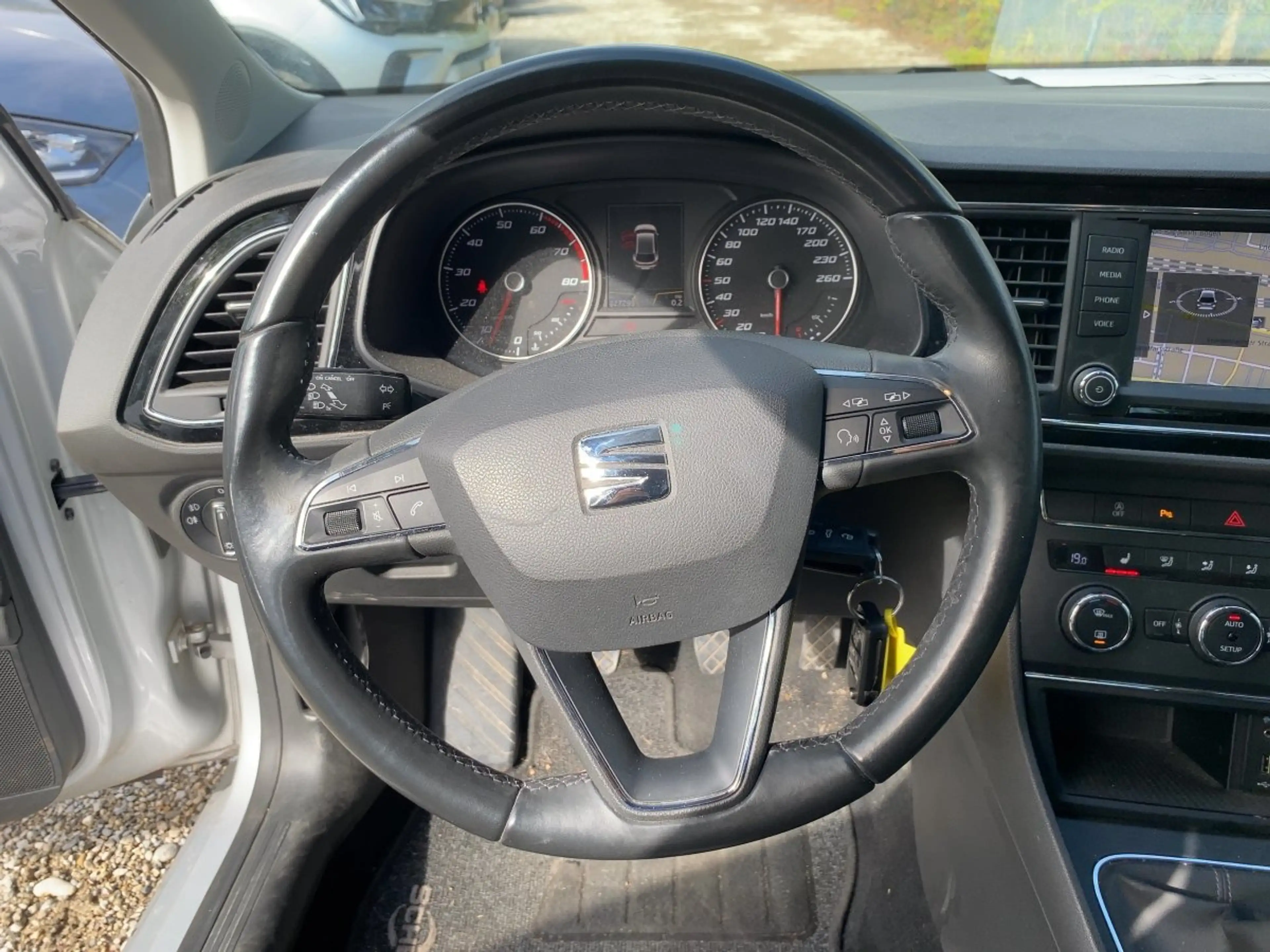 SEAT Leon 1.2 TSI Style zuverlässiger Kompaktwagen — photo 12