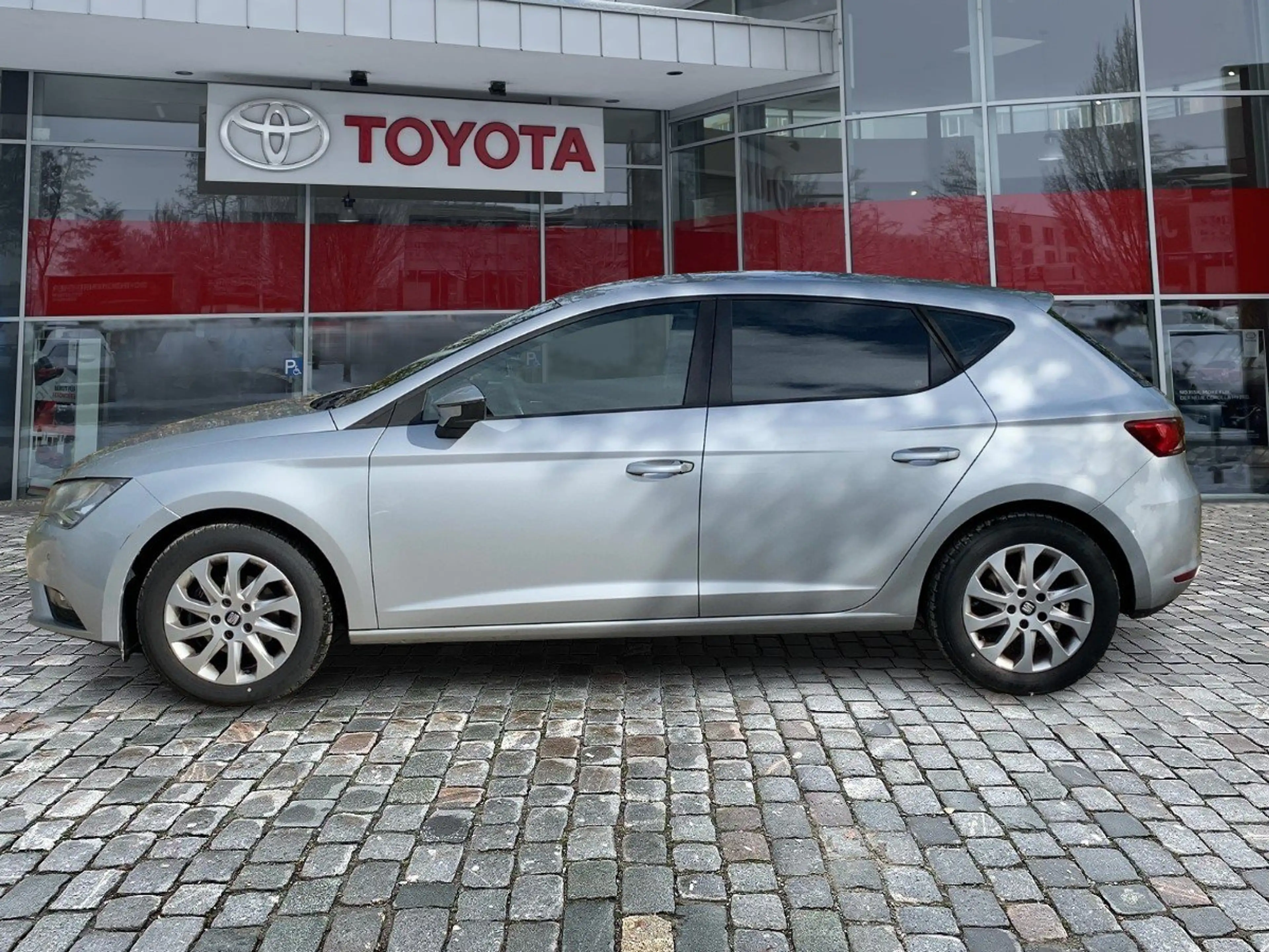 SEAT Leon 1.2 TSI Style zuverlässiger Kompaktwagen — photo 2