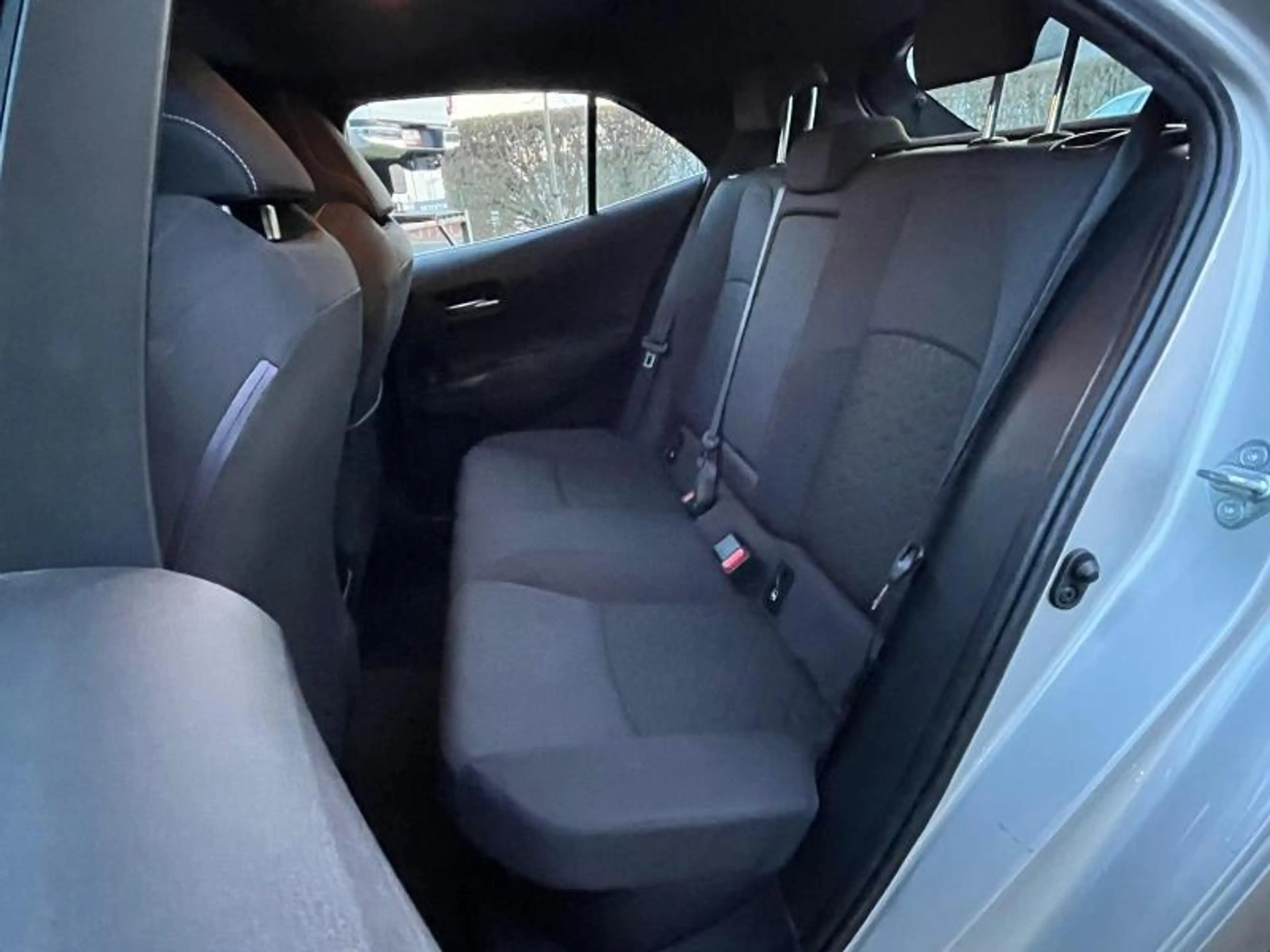 Toyota Corolla 1.8 hyb hb dynamic — photo 10
