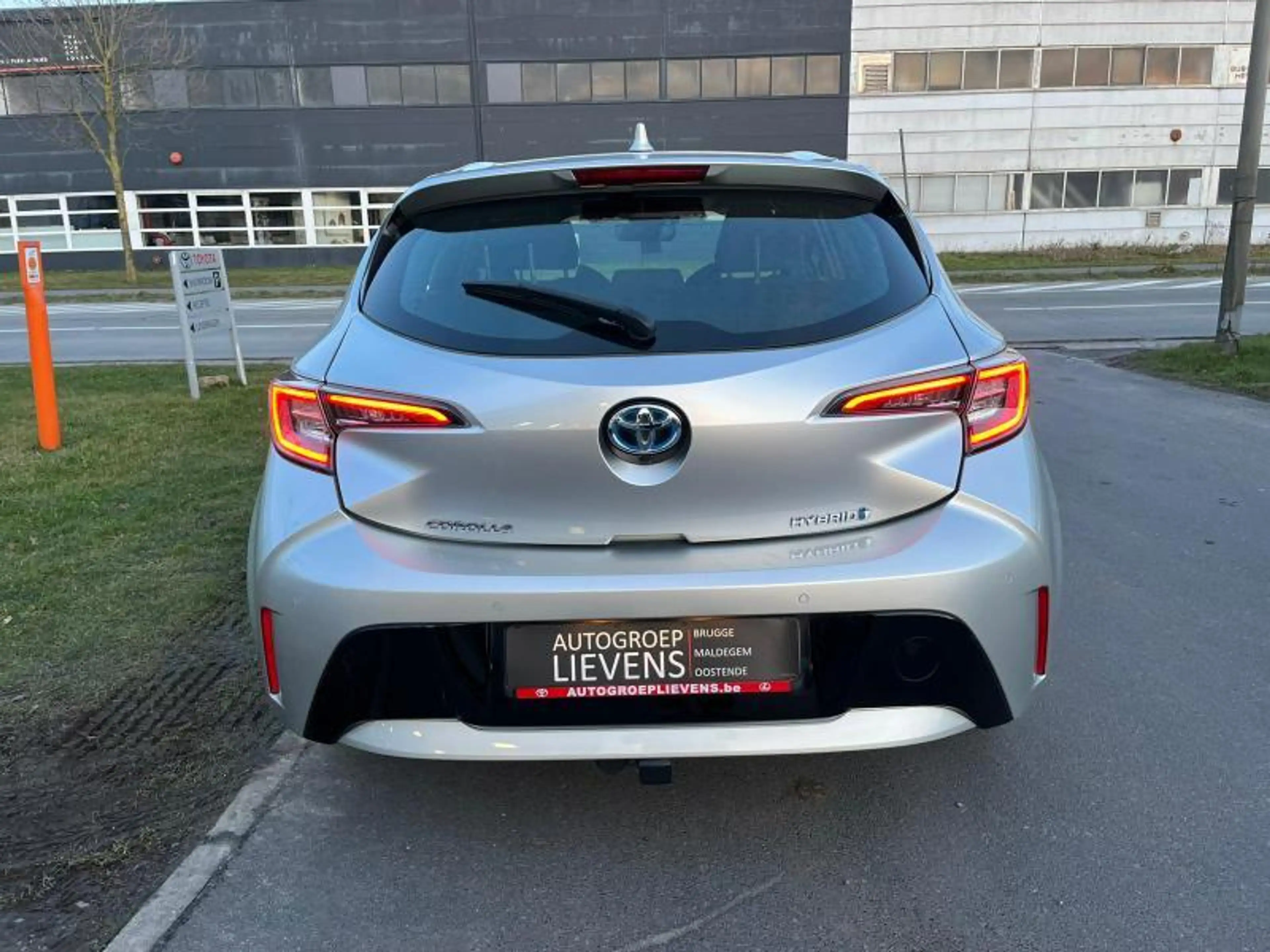 Toyota Corolla 1.8 hyb hb dynamic — photo 6