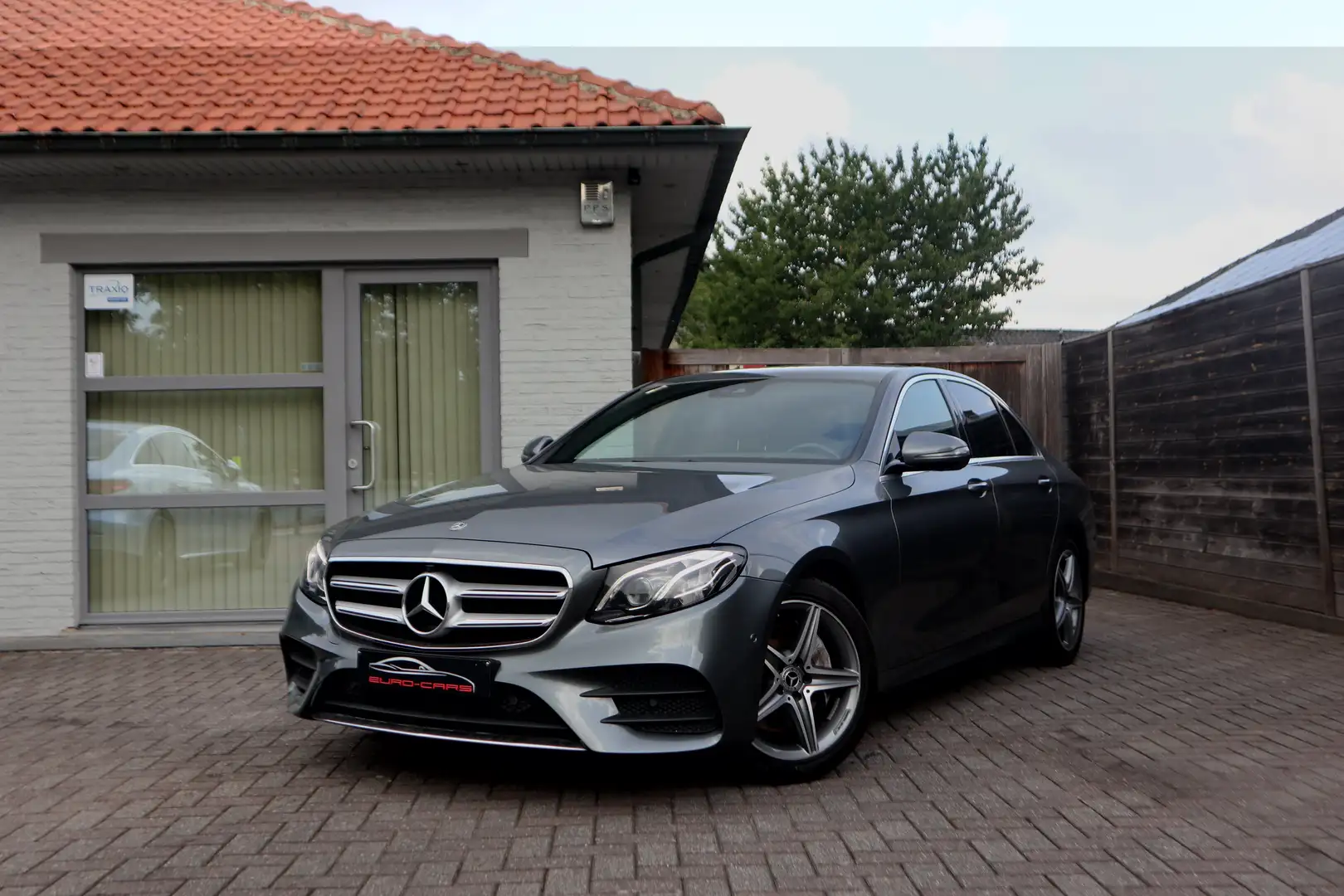 Mercedes-Benz E 200 AMG PAKKET/VOLLEDER/360°/MEMORY/GPS/CRUISE/TOP Gri - 1