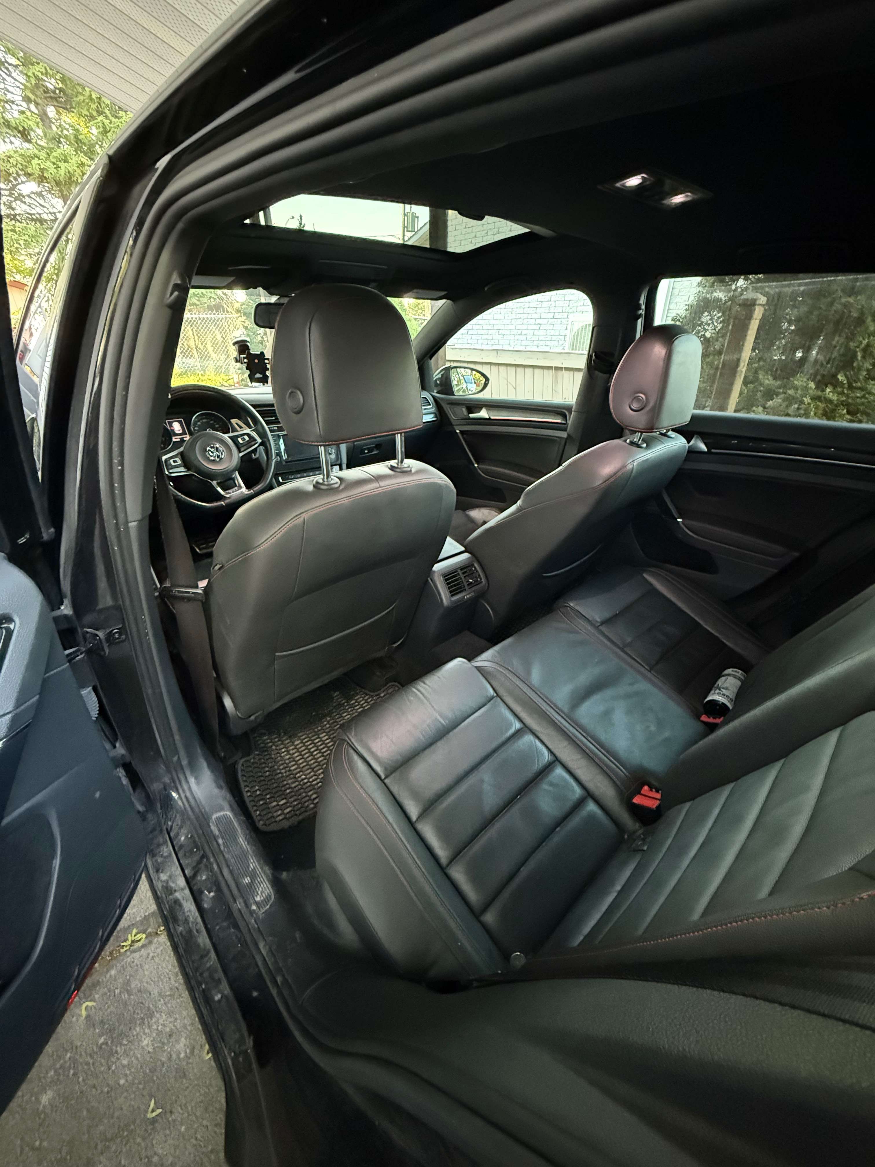 2015 Volkswagen Golf GTI Autobahn thumb 7