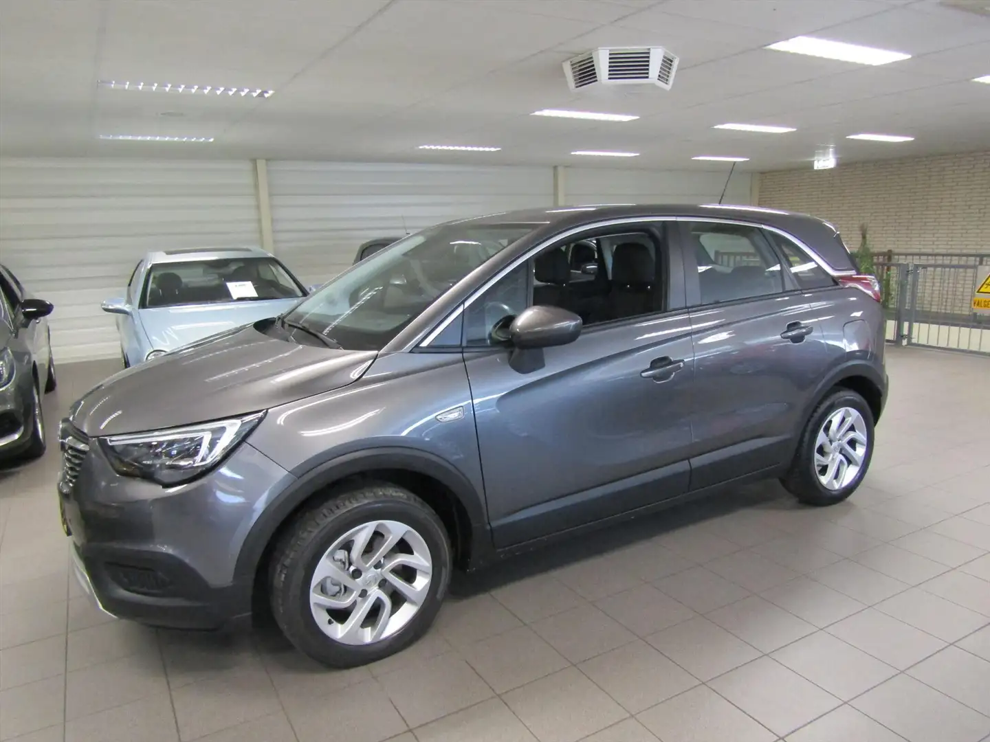 Opel Crossland X 1.2 Turbo 130pk Business Edition Automaat Gris - 2