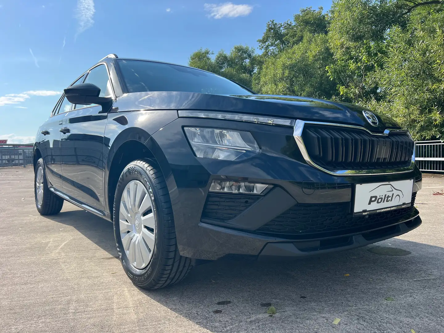Skoda Kamiq Essence AUT. KLIMA PDC TEMPOMAT MWST BESTPREIS! Schwarz - 1