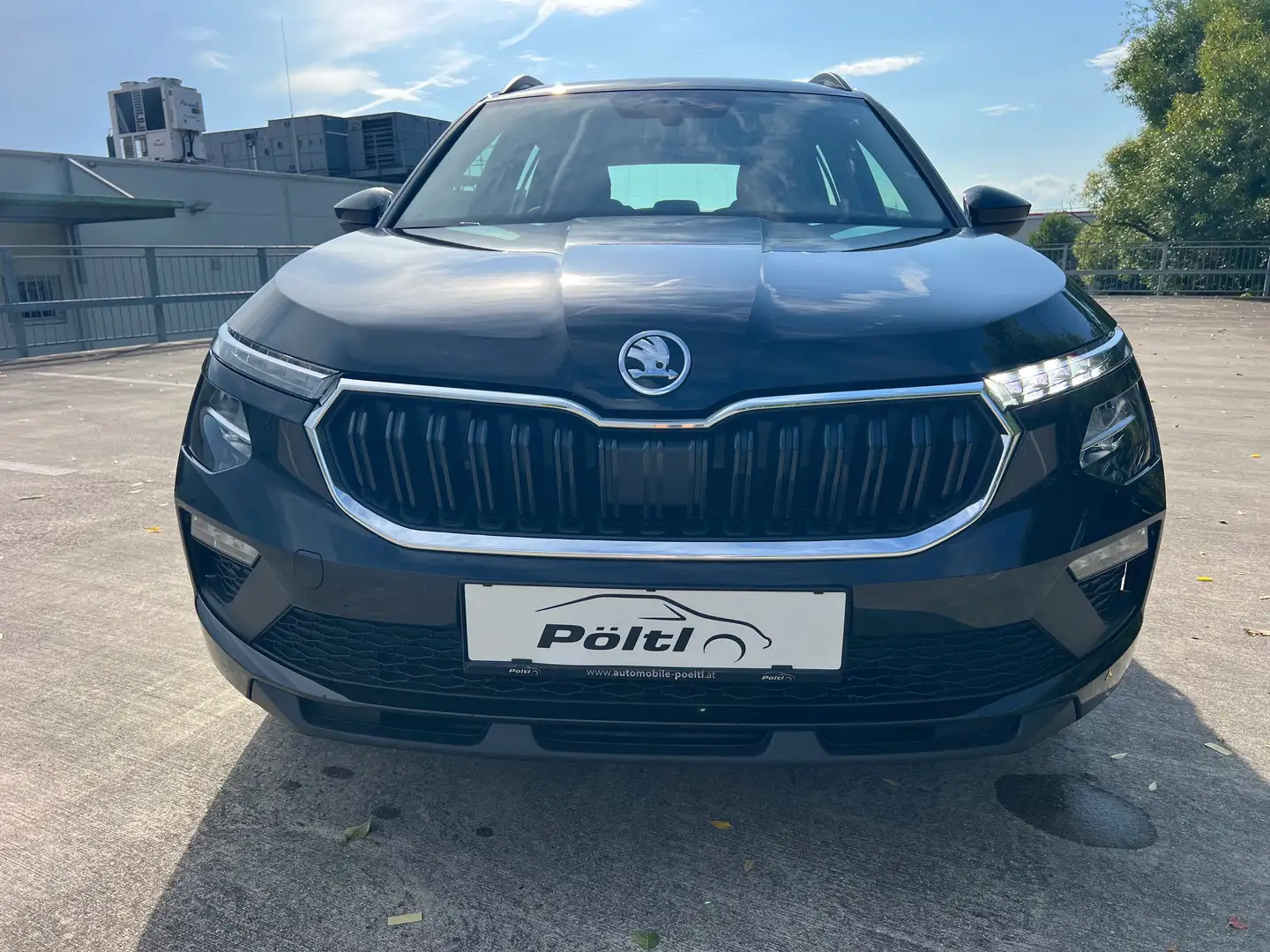 Skoda Kamiq Essence AUT. KLIMA PDC TEMPOMAT MWST BESTPREIS! Schwarz - 2