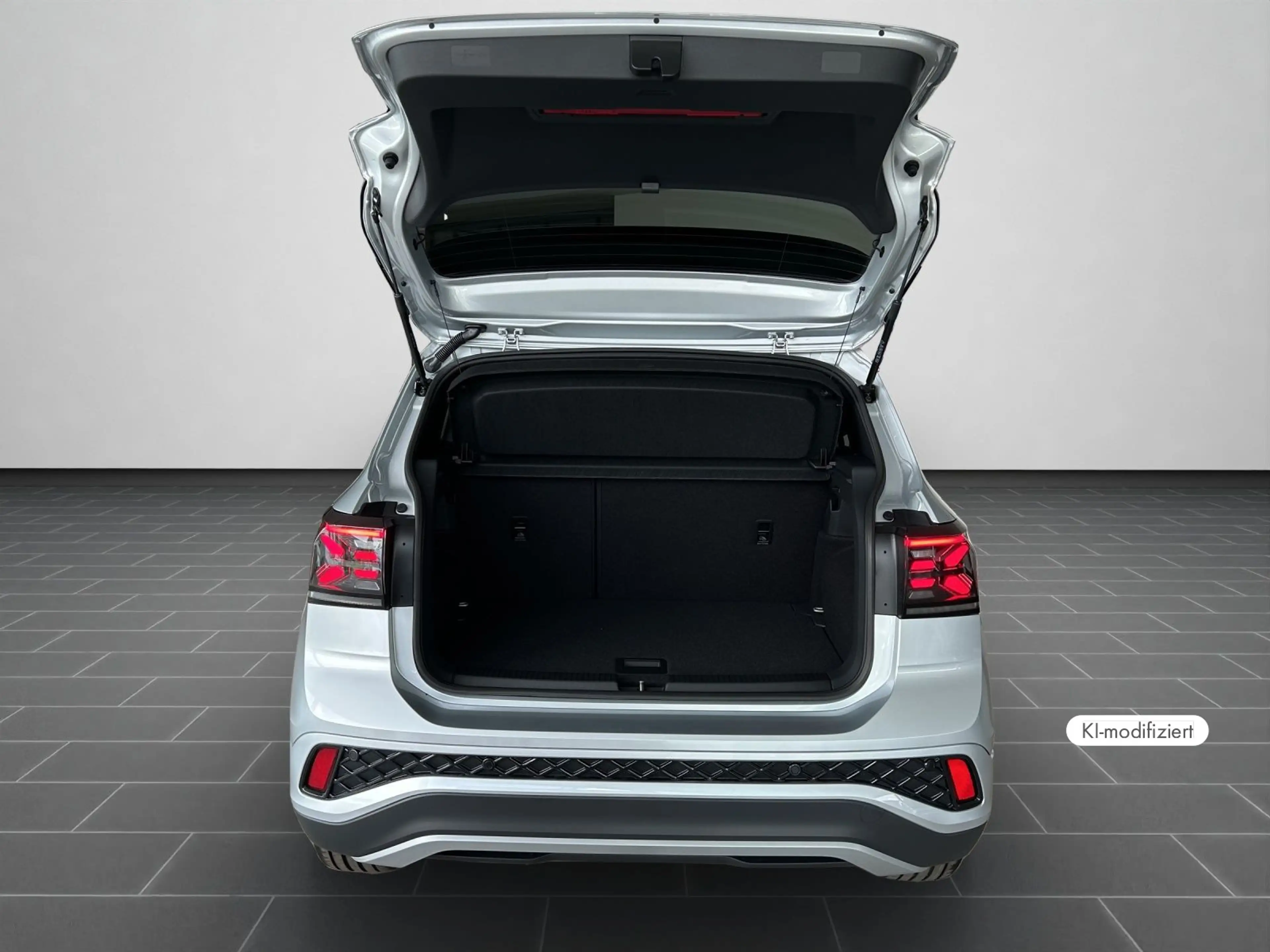 Volkswagen T-Cross R-Line 1.5 TSI ACT DSG AHK NAVI KAMERA — photo 15