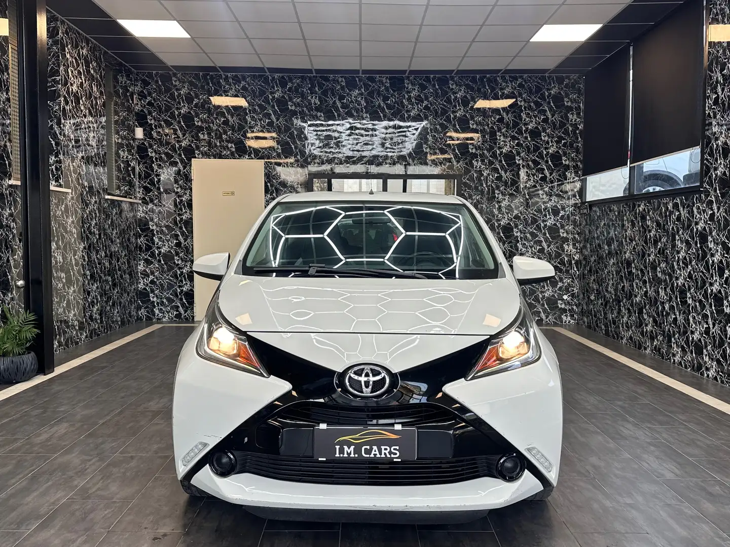 Toyota Aygo 3p 1.0 x-clusiv Bianco - 2