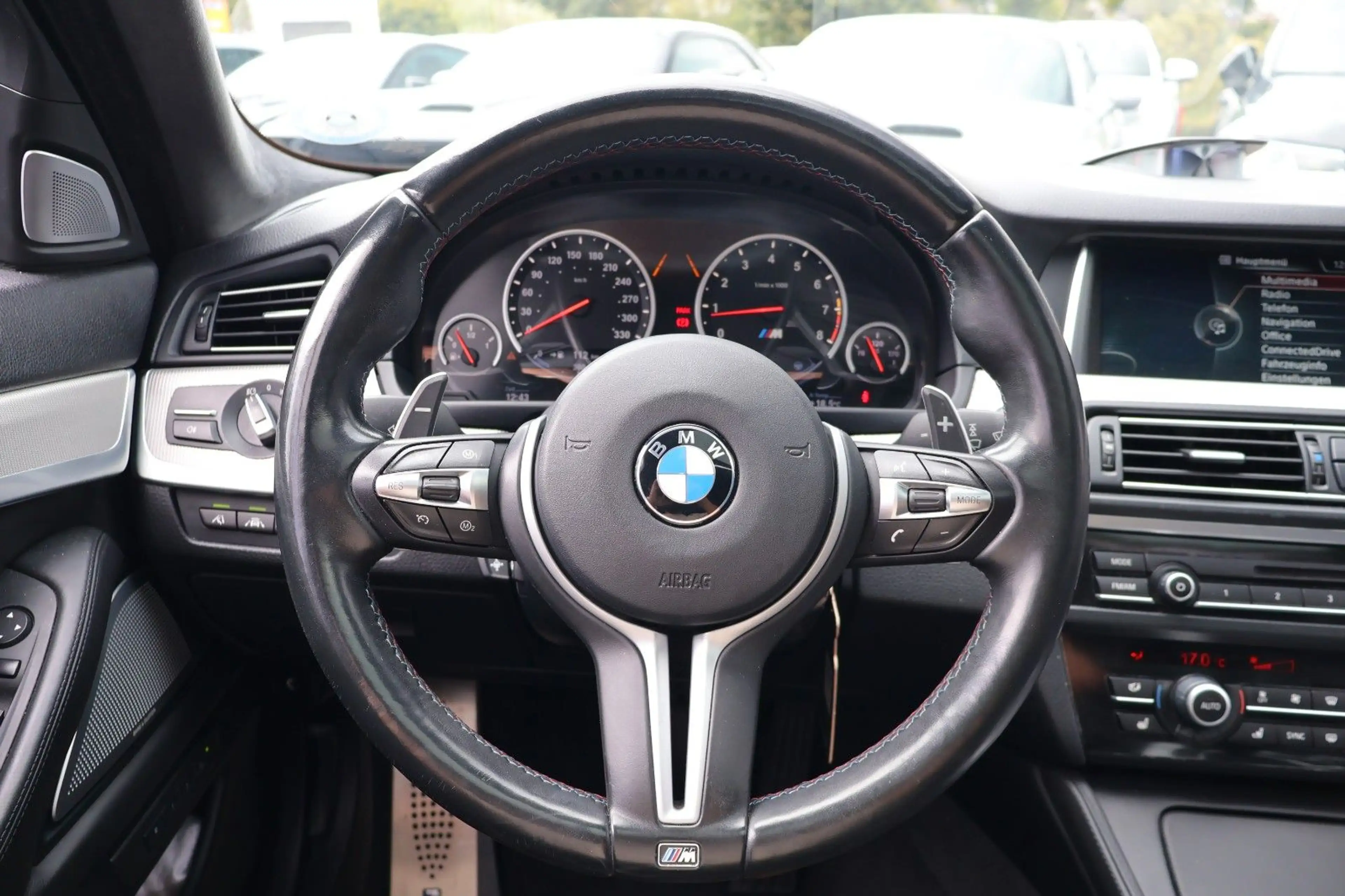 BMW M5 F10 INDIVIDUAL/B&0/LED/360°/HUD/MASSAGE — photo 13