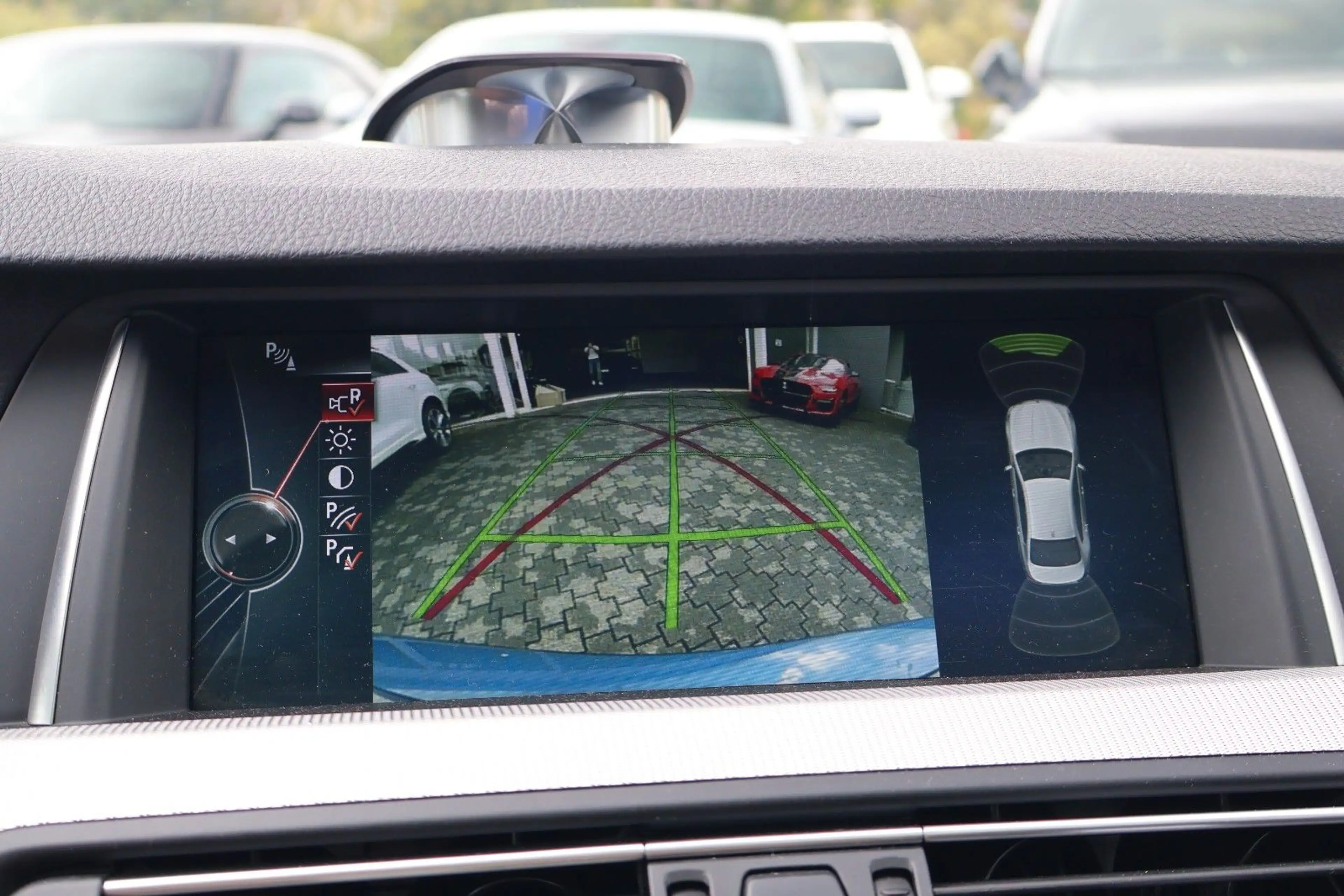BMW M5 F10 INDIVIDUAL/B&0/LED/360°/HUD/MASSAGE — photo 15