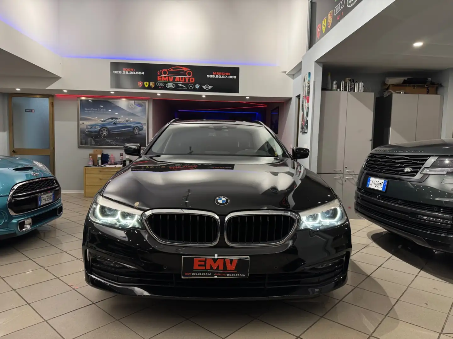 BMW 520 520d aut. Touring Sport Line Nero - 2