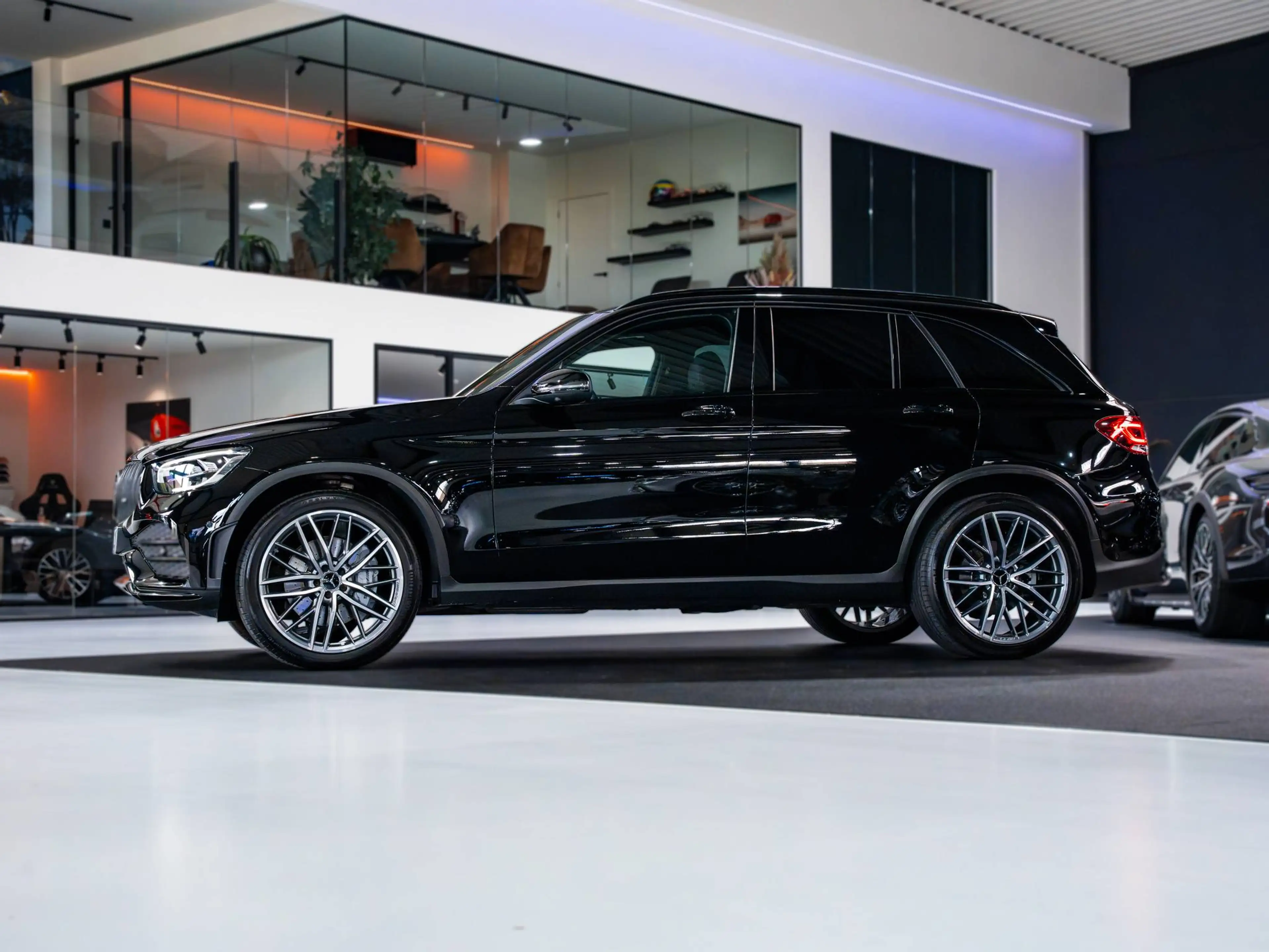 Mercedes-Benz GLC 43 AMG 4-Matic - AMG Line - AIRMATIC -Trekhaak - Distronic - Pano - 360° - Ventilatie - Memory - — photo 3