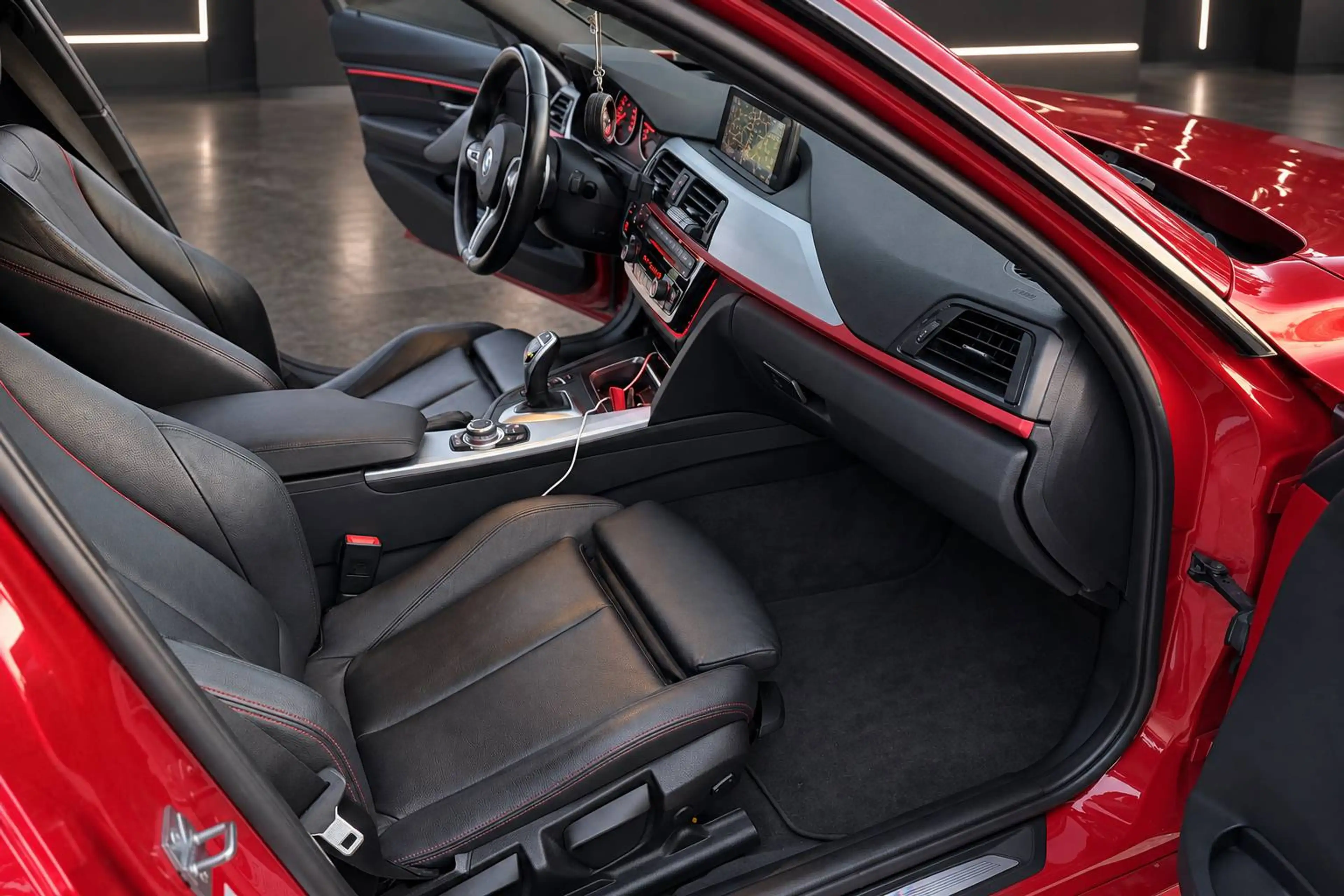 BMW 335 335i F30 M-Performance — photo 10