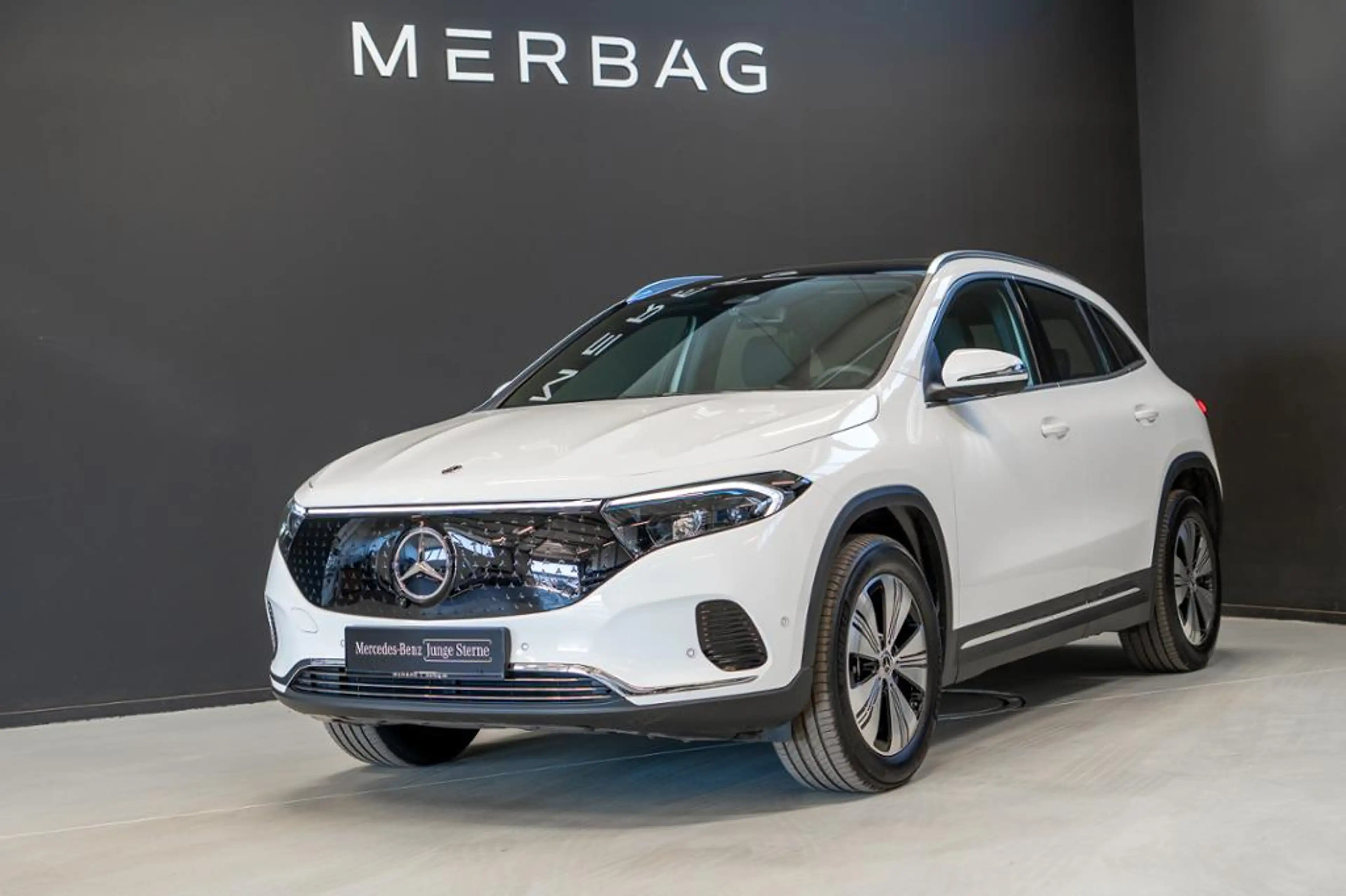 Mercedes-Benz EQA 300 4M *Progressive Pano LED Distronic 360° — photo 11