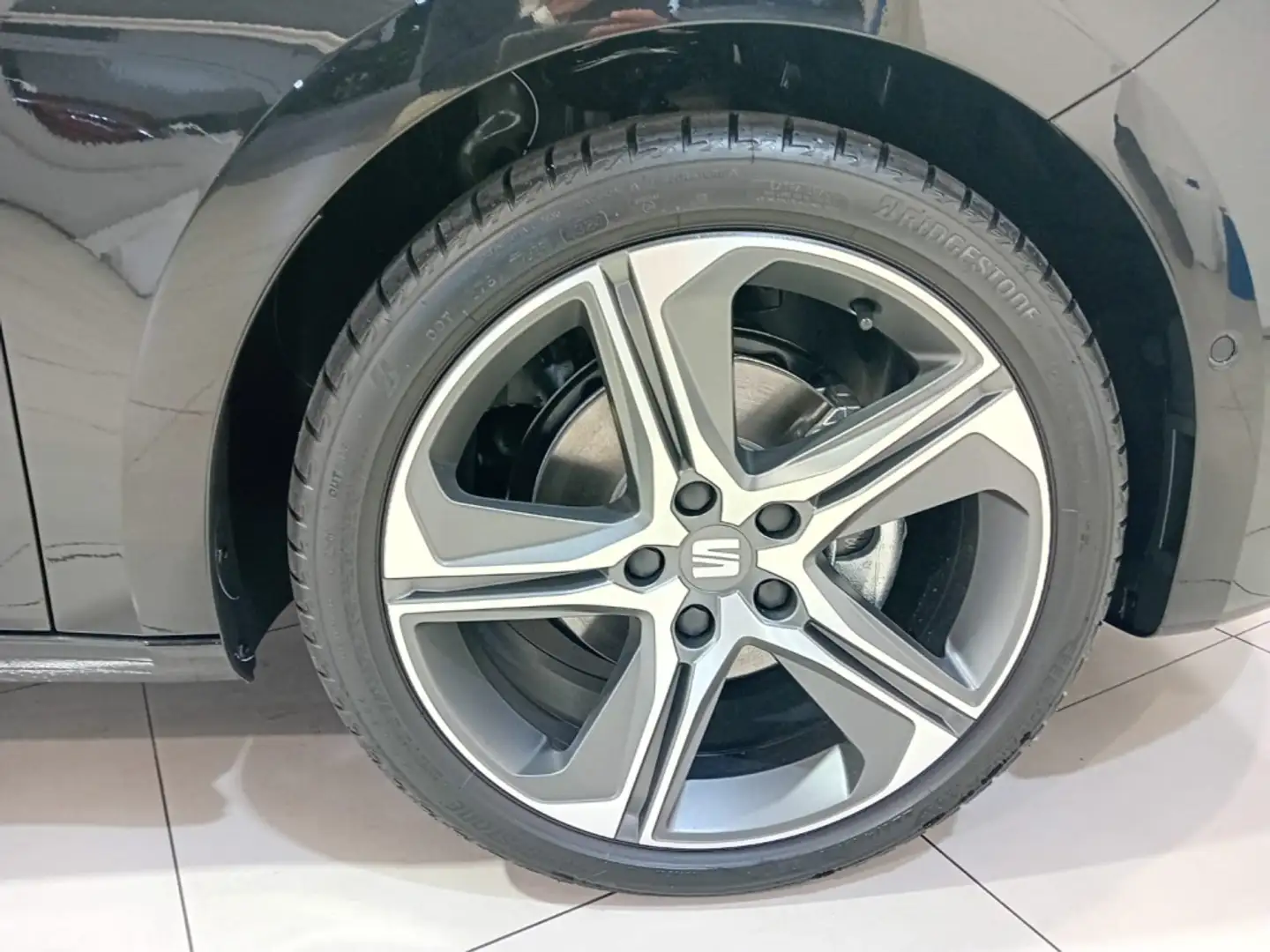 SEAT Leon 1.5 eTSI S&S FR 25ª Aniversario DSG-7 115 crna - 2