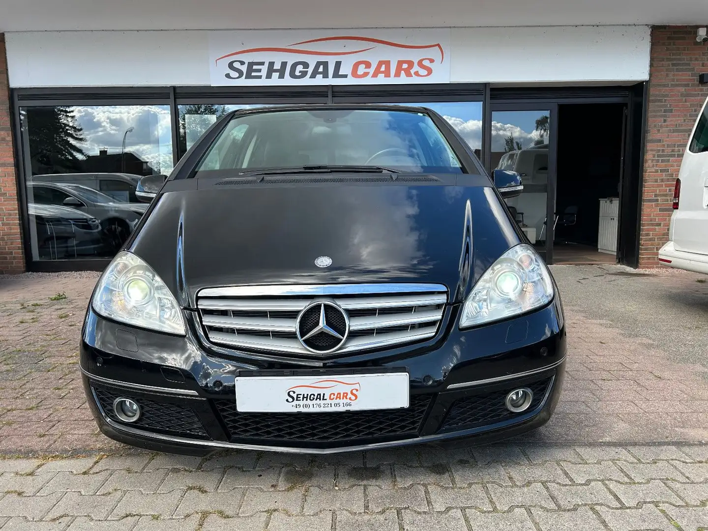 Mercedes-Benz A 170 A -Klasse Vollleder*Klima*Navi*SHZ Schwarz - 2